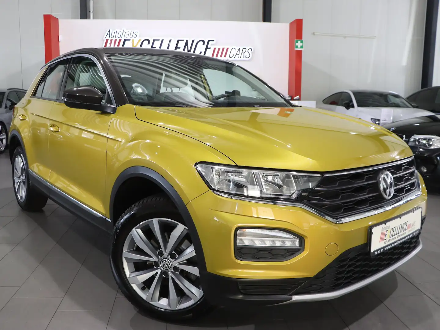 Volkswagen T-Roc 1.6 TDI STYLE / YELLOW & BLACK / LEDER,AHK Geel - 2