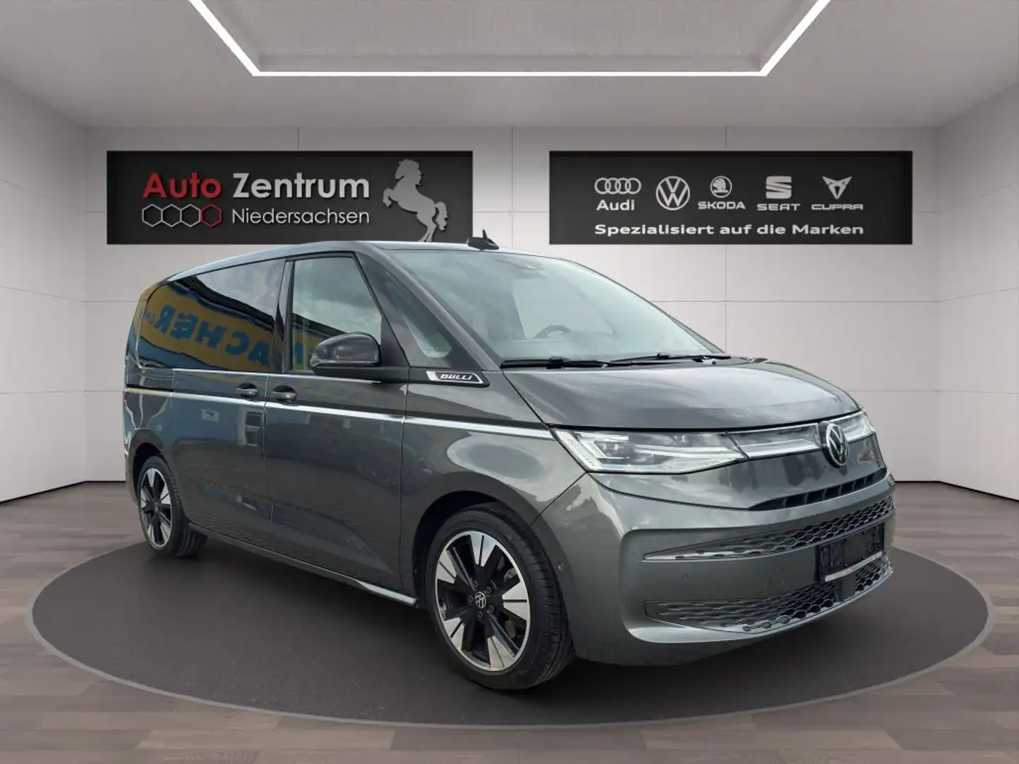 Volkswagen Transporter Multivan T7 BULLI Style HarmanKardon*PANO*AHK VOLL Gris - 2