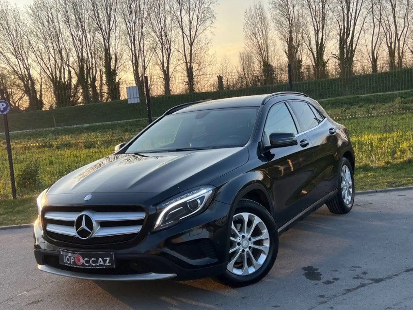 Mercedes-Benz GLA 200 200 CDI BUSINESS * 09/2014 * 1ERE MAIN * GPS * CUI Noir - 1
