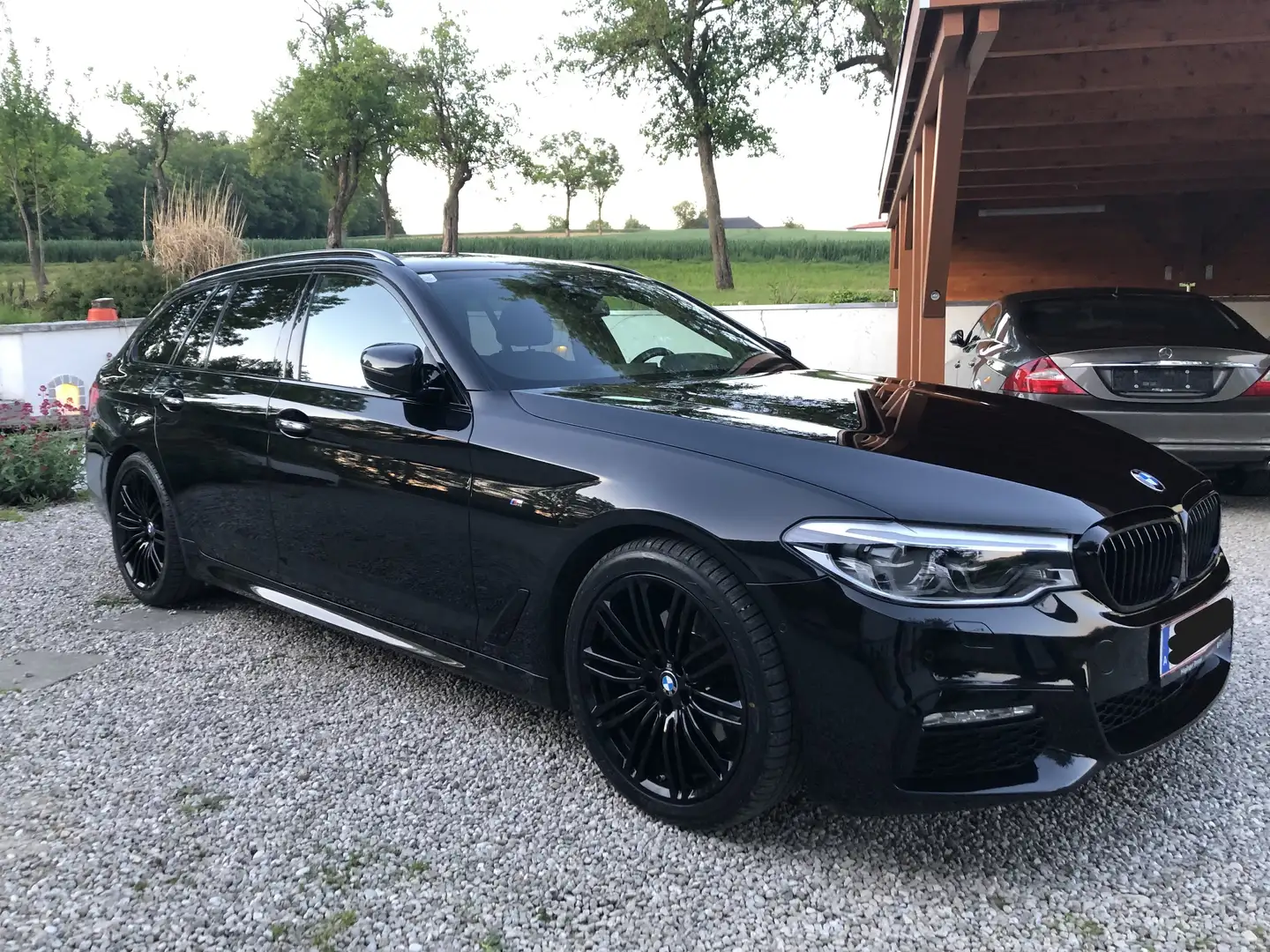 BMW 520 520d xDrive Touring Aut. Black - 1