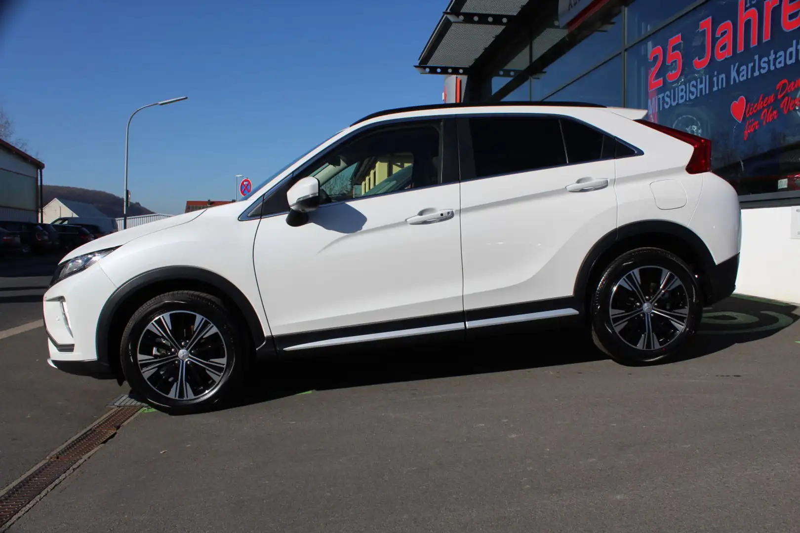 Mitsubishi Eclipse Cross INTRO 1.5T 4WD AT Weiß - 2