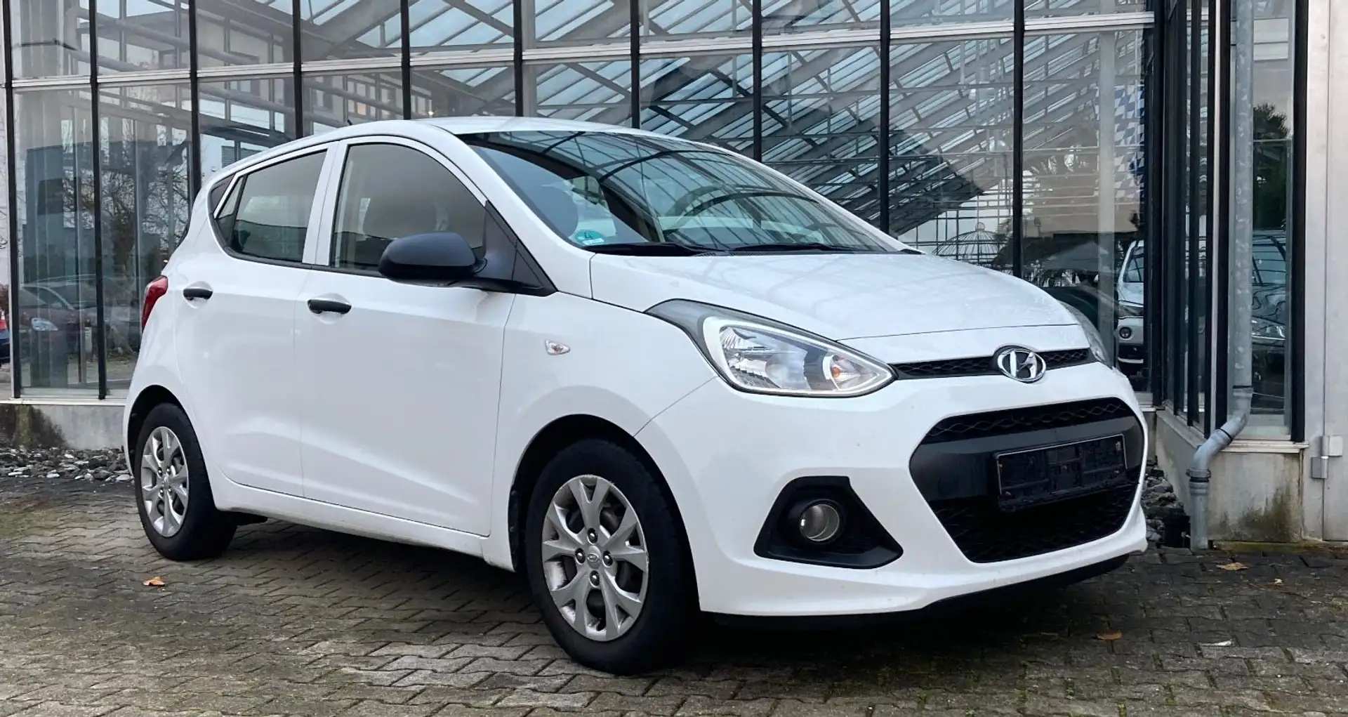 Hyundai i10 blue Classic 5-türig Klima Radio/CD Weiß - 2