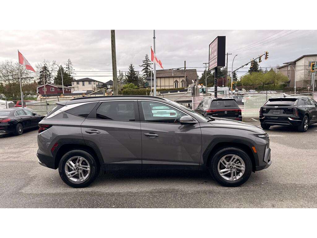 2025 Hyundai Tucson — view 4