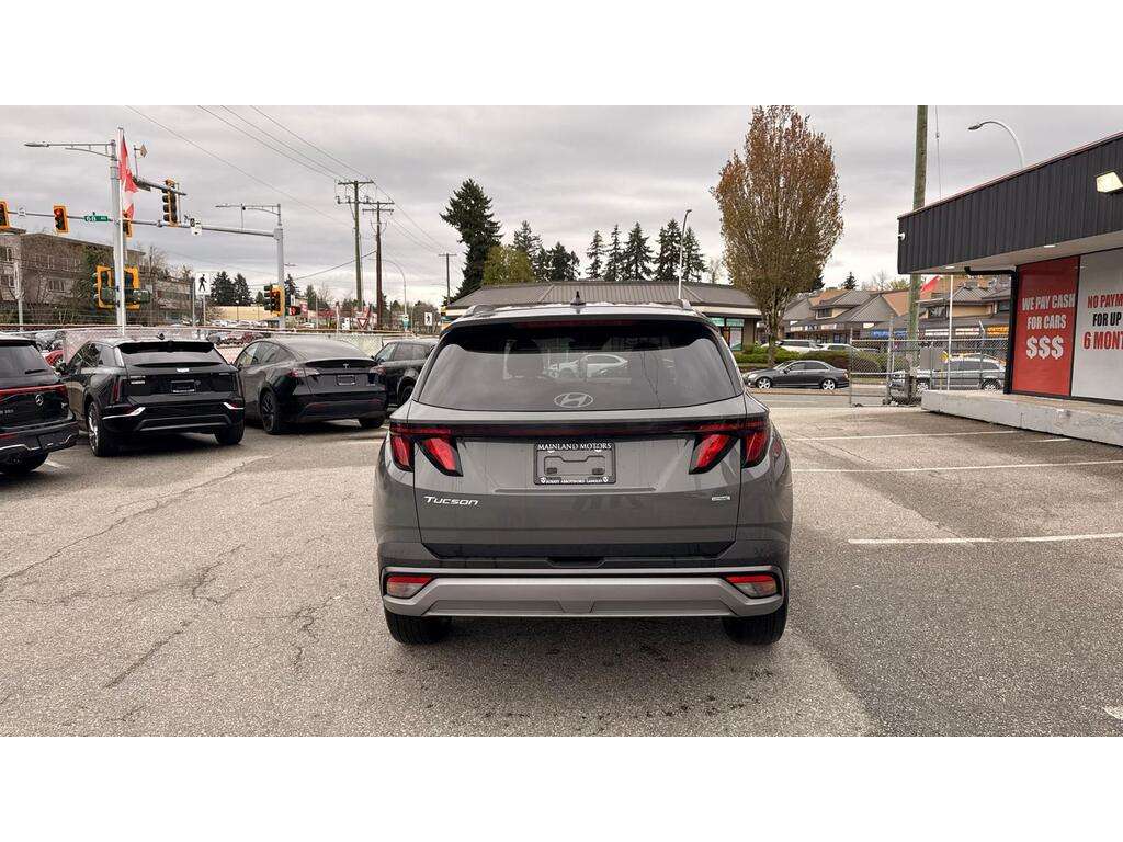 2025 Hyundai Tucson — view 5