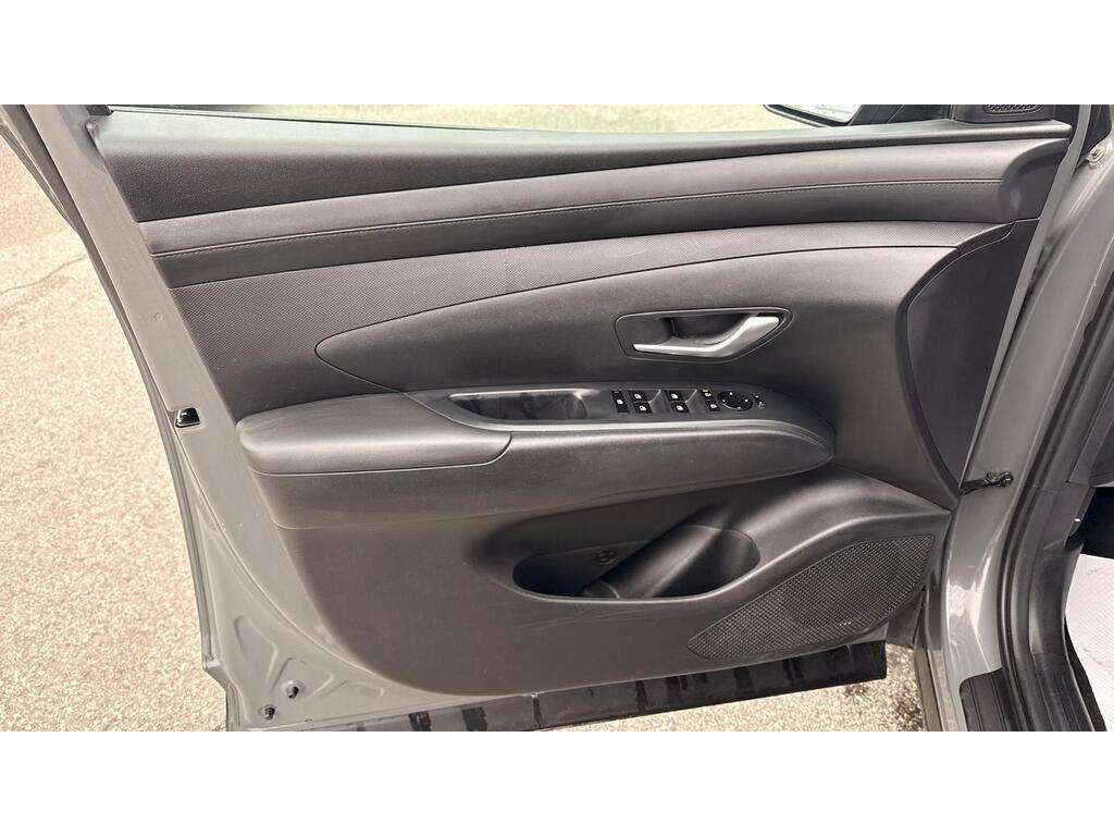 2025 Hyundai Tucson — view 8