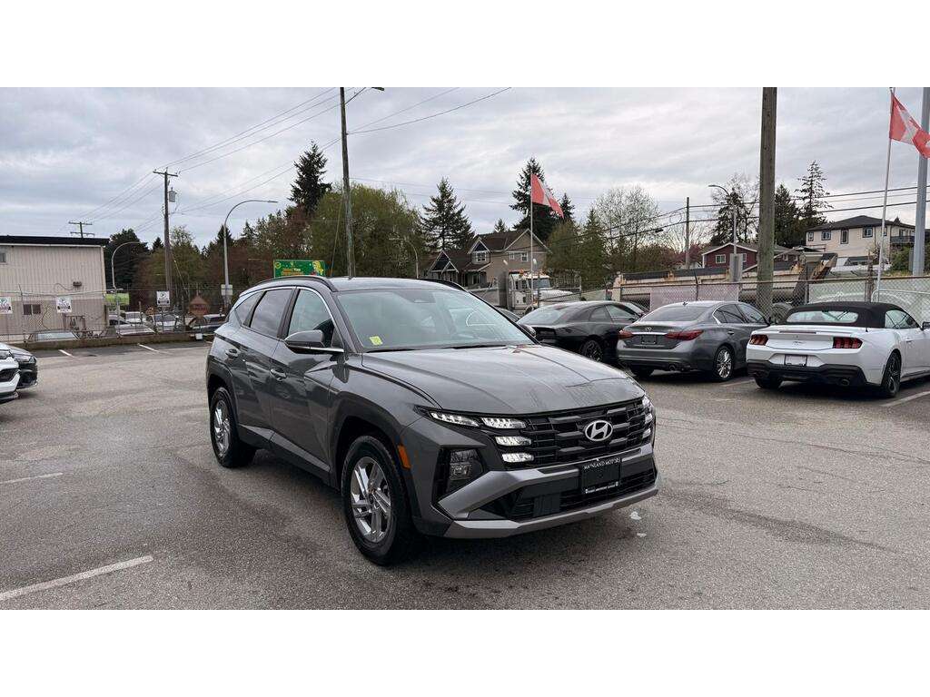 2025 Hyundai Tucson — view 2