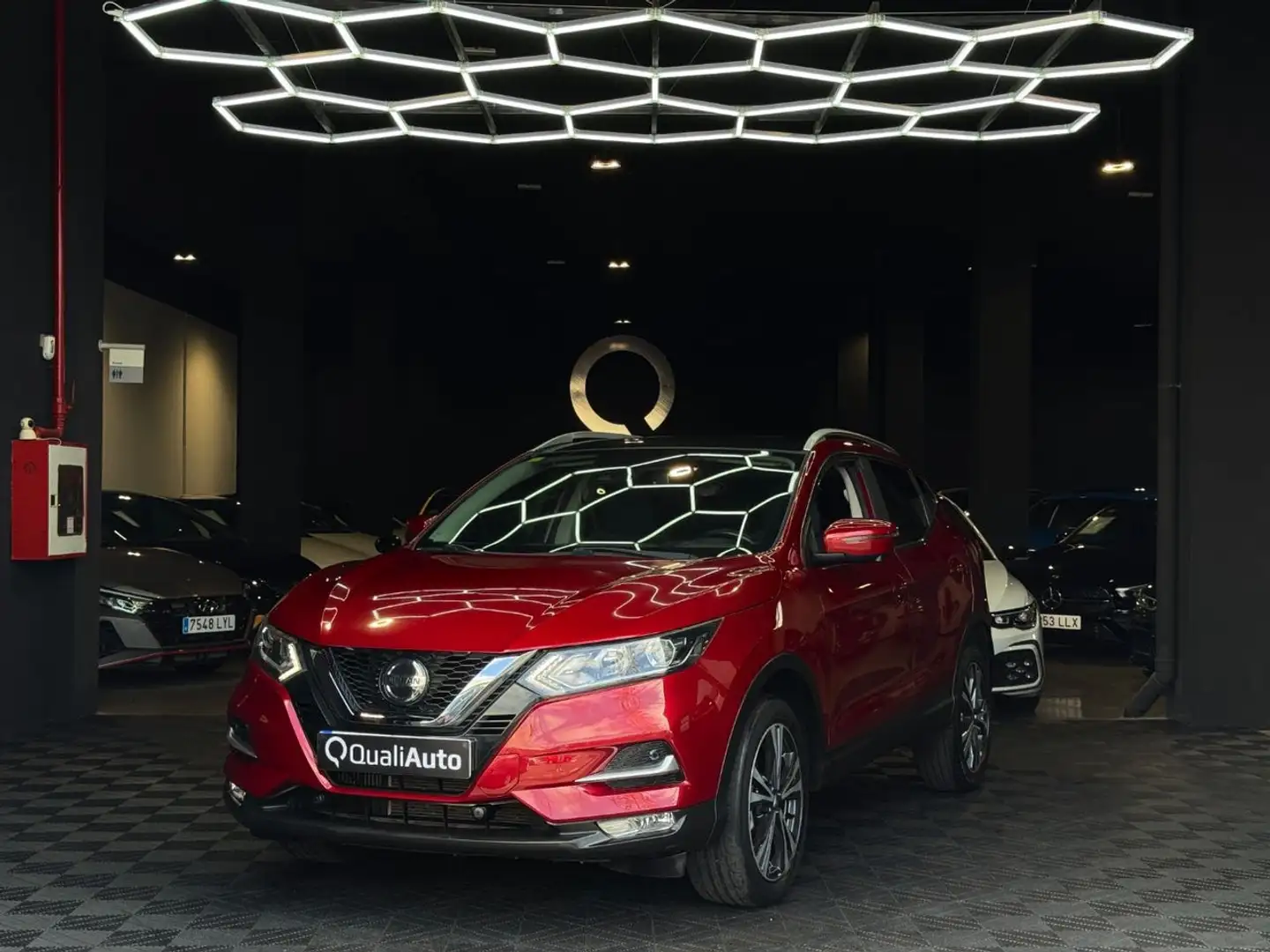 Nissan Qashqai DIGT 85 kW 115 CV VISIA Burdeos - 1