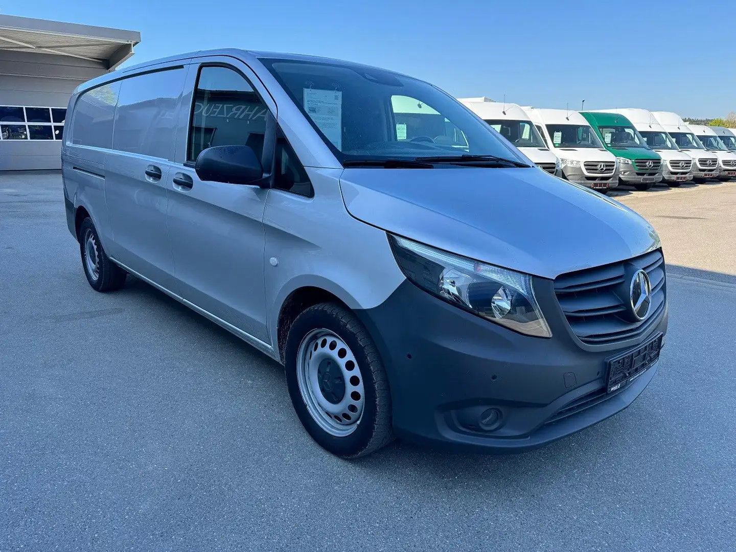 Mercedes-Benz Vito 114 CDI Lang Extralang XXL Klima Bott Silber - 2