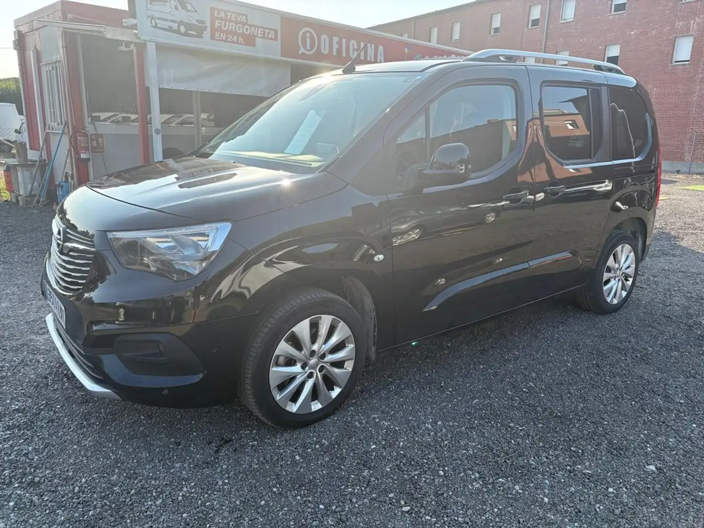 Opel Combo 1.2 T 96kW (130CV) S/S Elegance L Auto Negro - 2