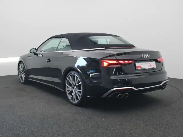 Audi S5 view 5