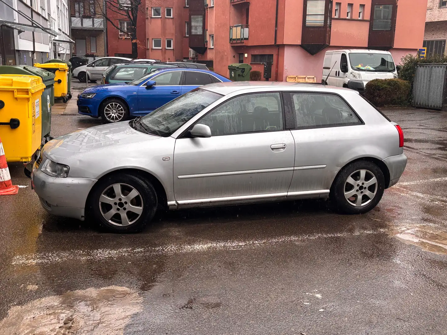 Audi A3 A3 1.6 Attraction Plateado - 1