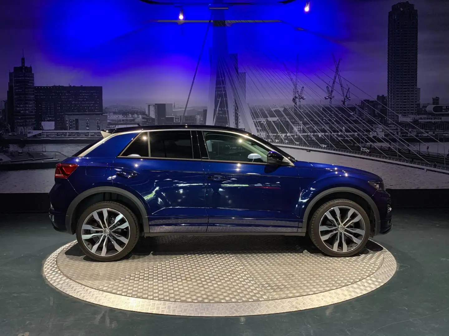 Volkswagen T-Roc 1.5 TSI Sport Business R *Led*App-connect* Blauw - 2