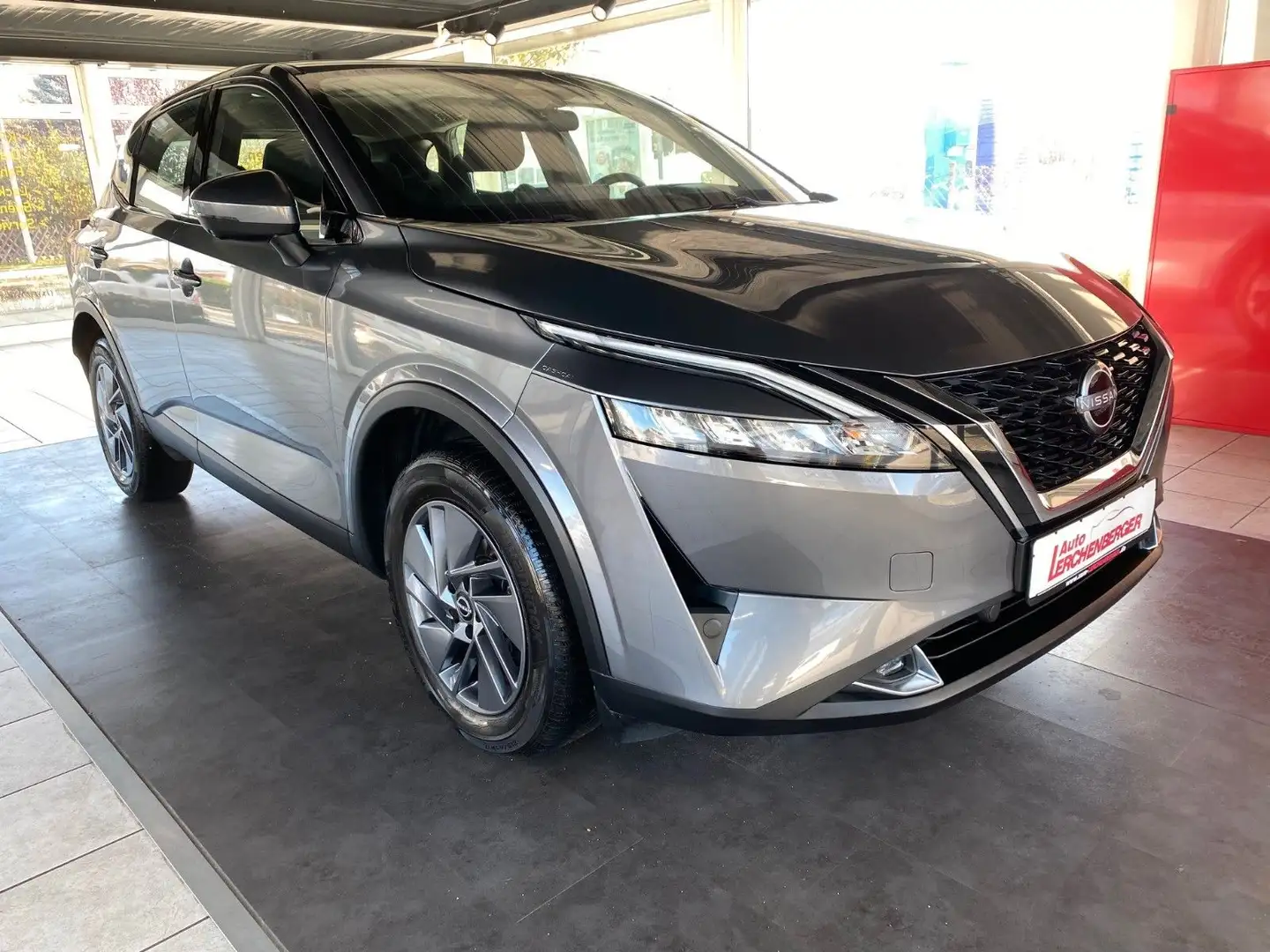 Nissan Qashqai 1.3 DIG-T MHEV 140PS Navi & Winterpaket Gris - 1