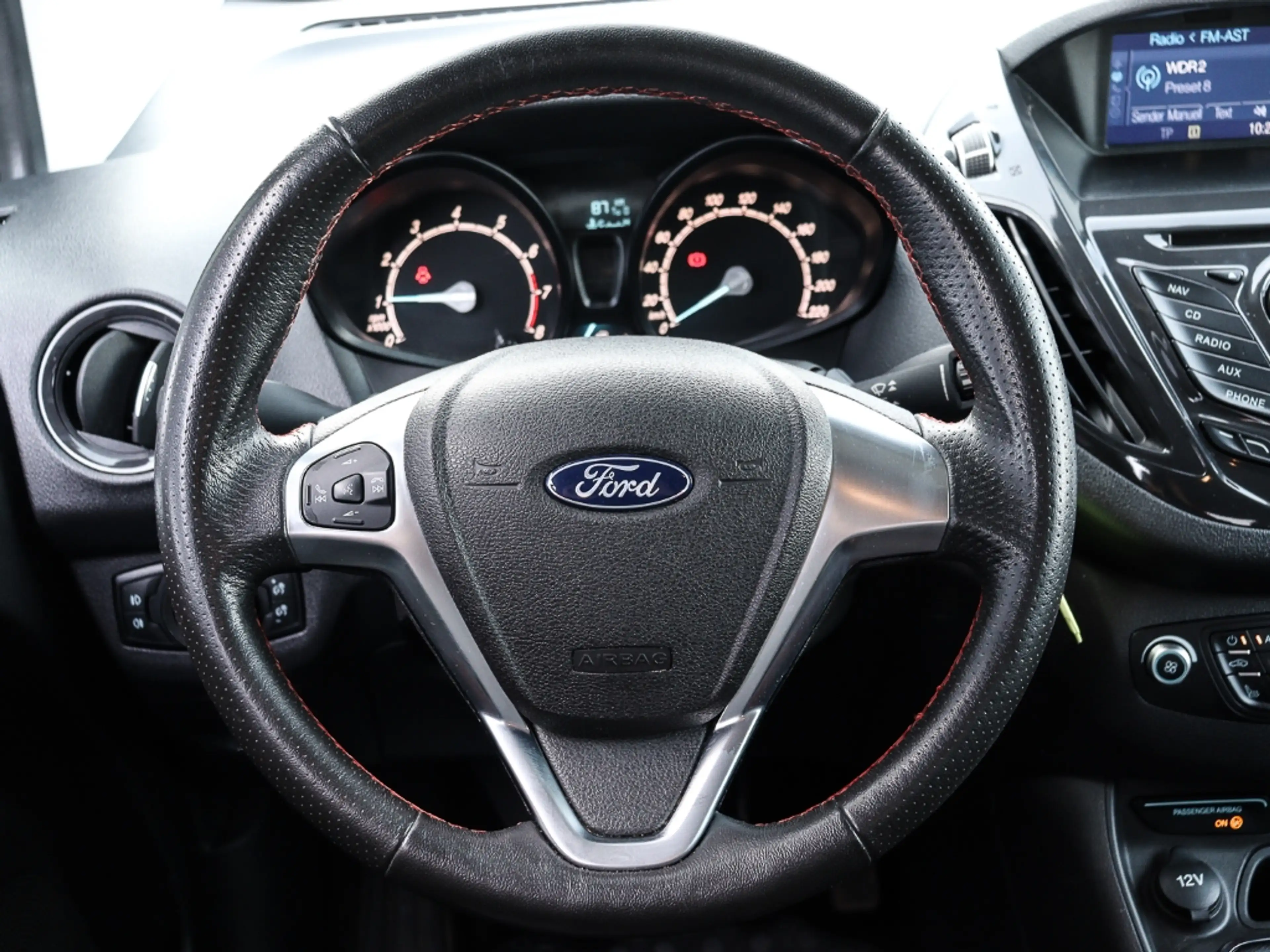 Ford Tourneo Courier Sport Navi Mehrzonenklima 2-Zonen-Klimaautom Klima — photo 8