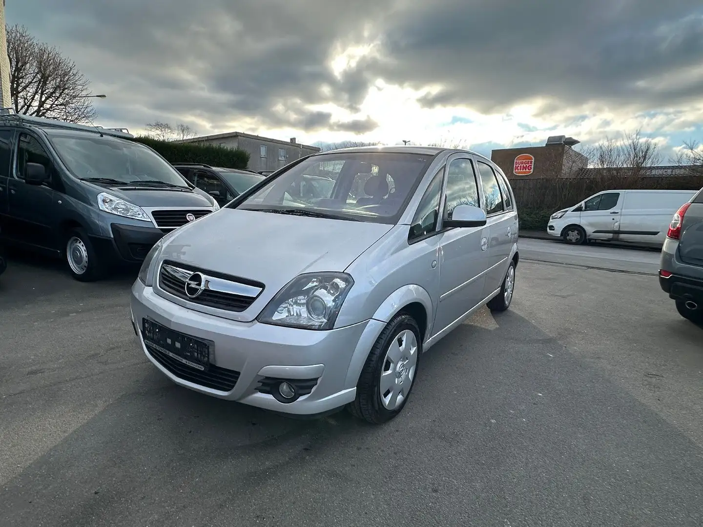 Opel Meriva INNOVATION Tüv Neu Erst 104000 Km - 2