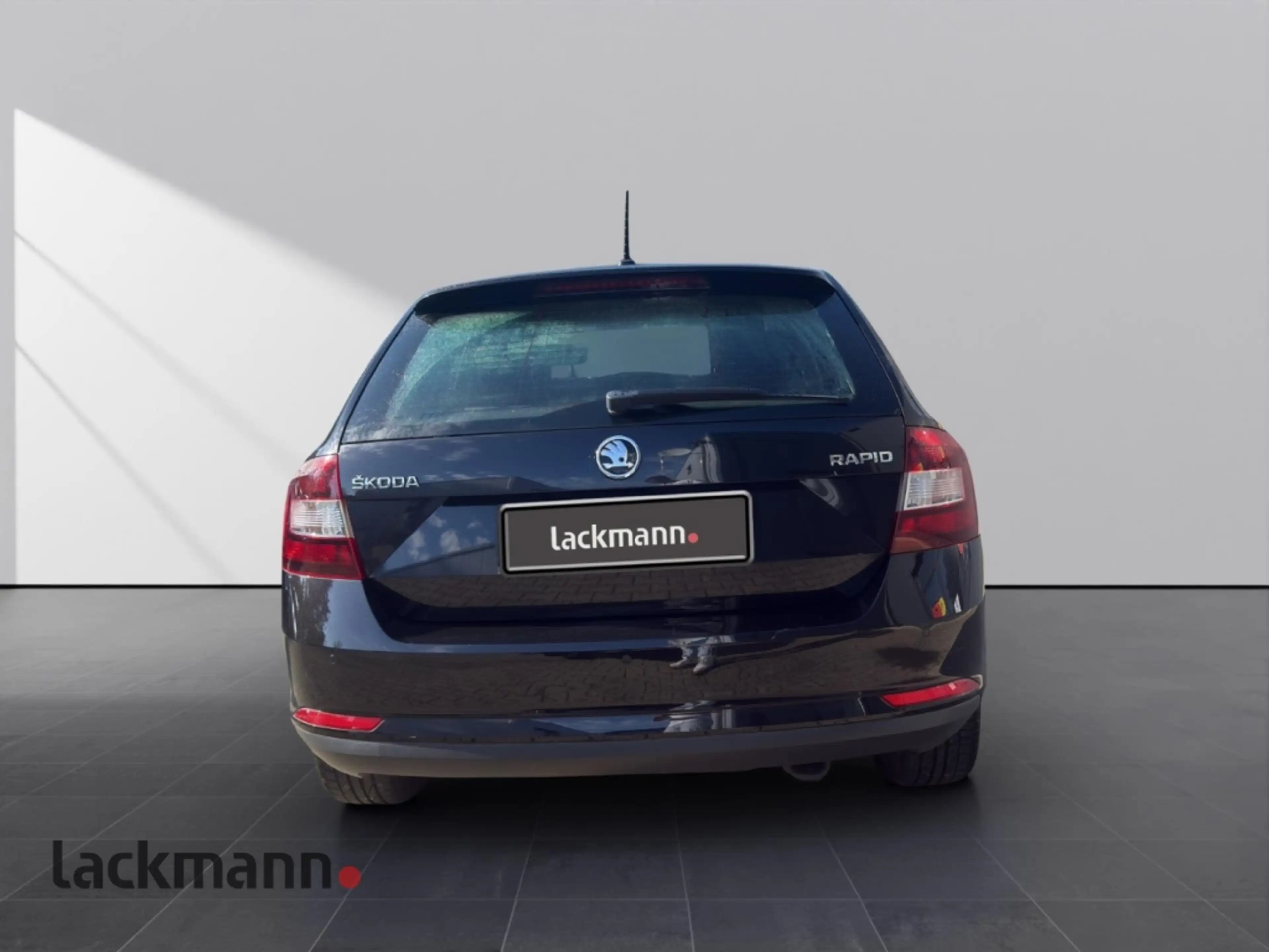 Skoda Rapid/Spaceback Spaceback Active 1.0 TSI *Klima*PDC hi.* — photo 6