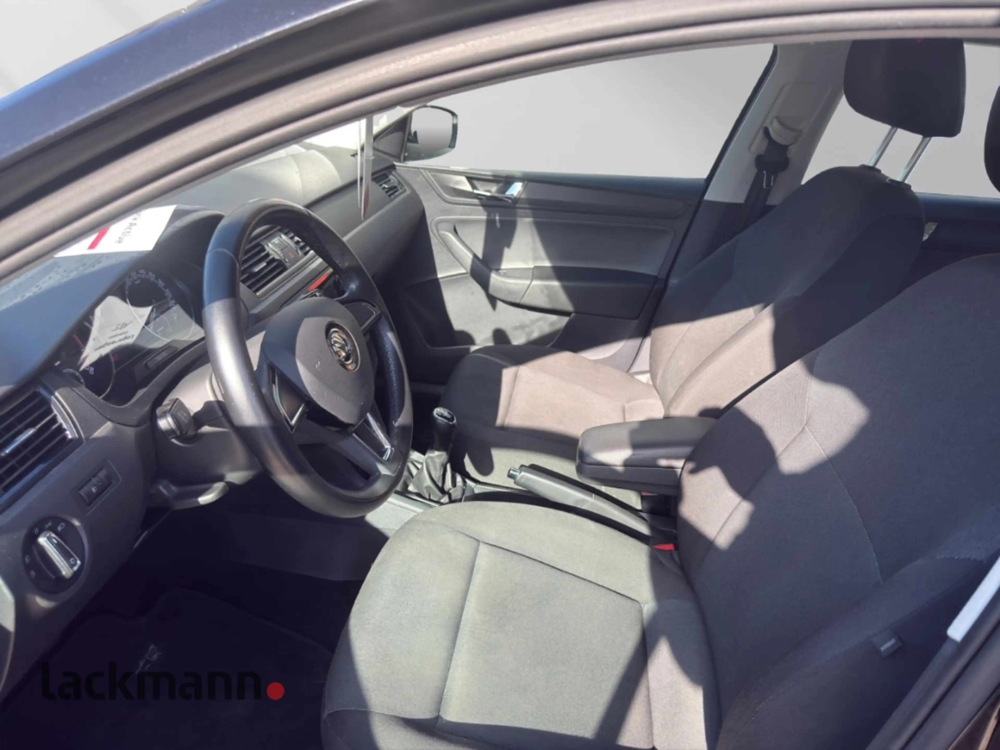 Skoda Rapid/Spaceback Spaceback Active 1.0 TSI *Klima*PDC hi.* — photo 9
