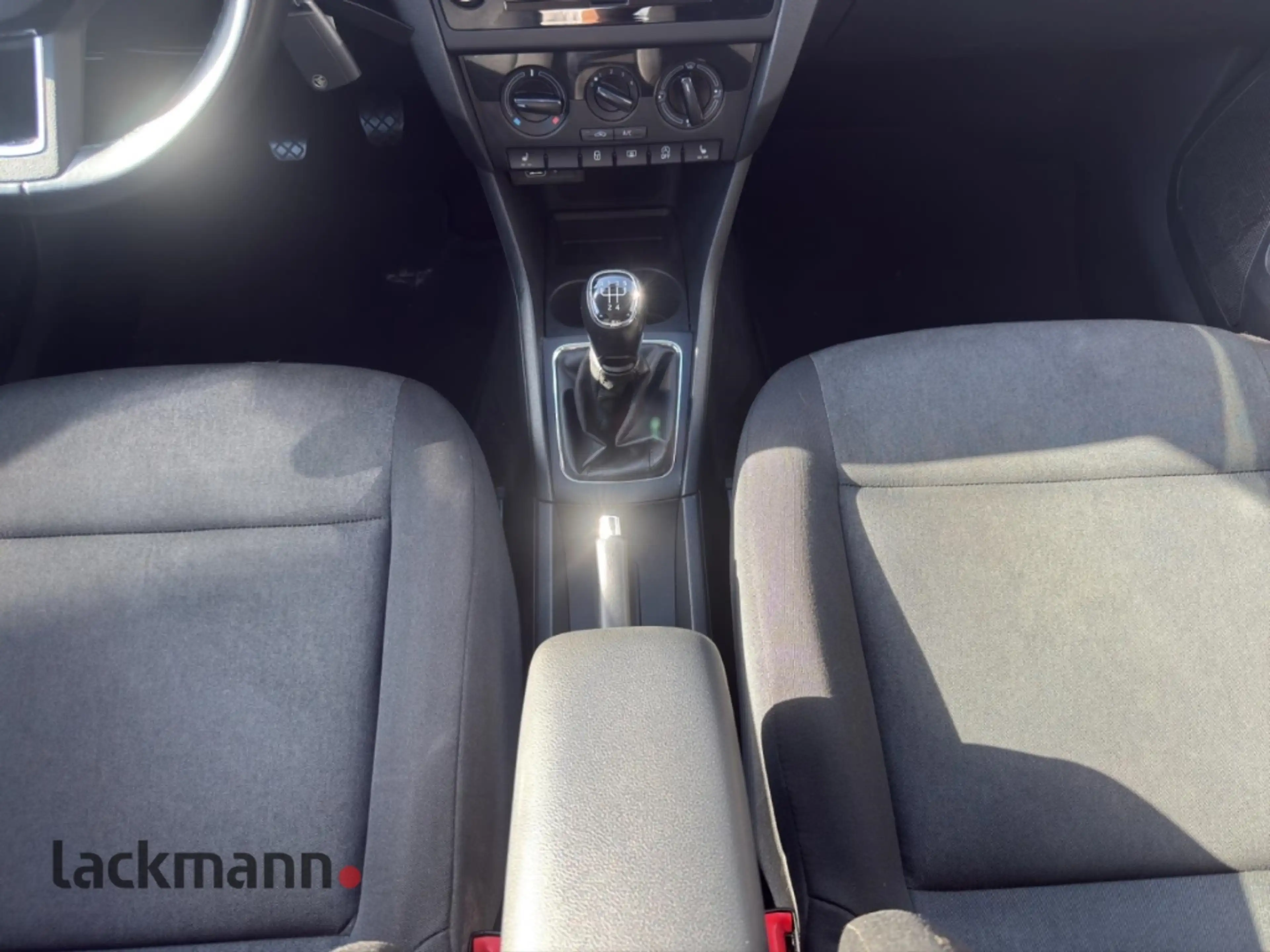 Skoda Rapid/Spaceback Spaceback Active 1.0 TSI *Klima*PDC hi.* — photo 12