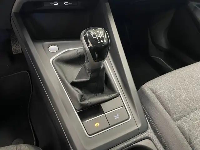 Volkswagen Golf view 8