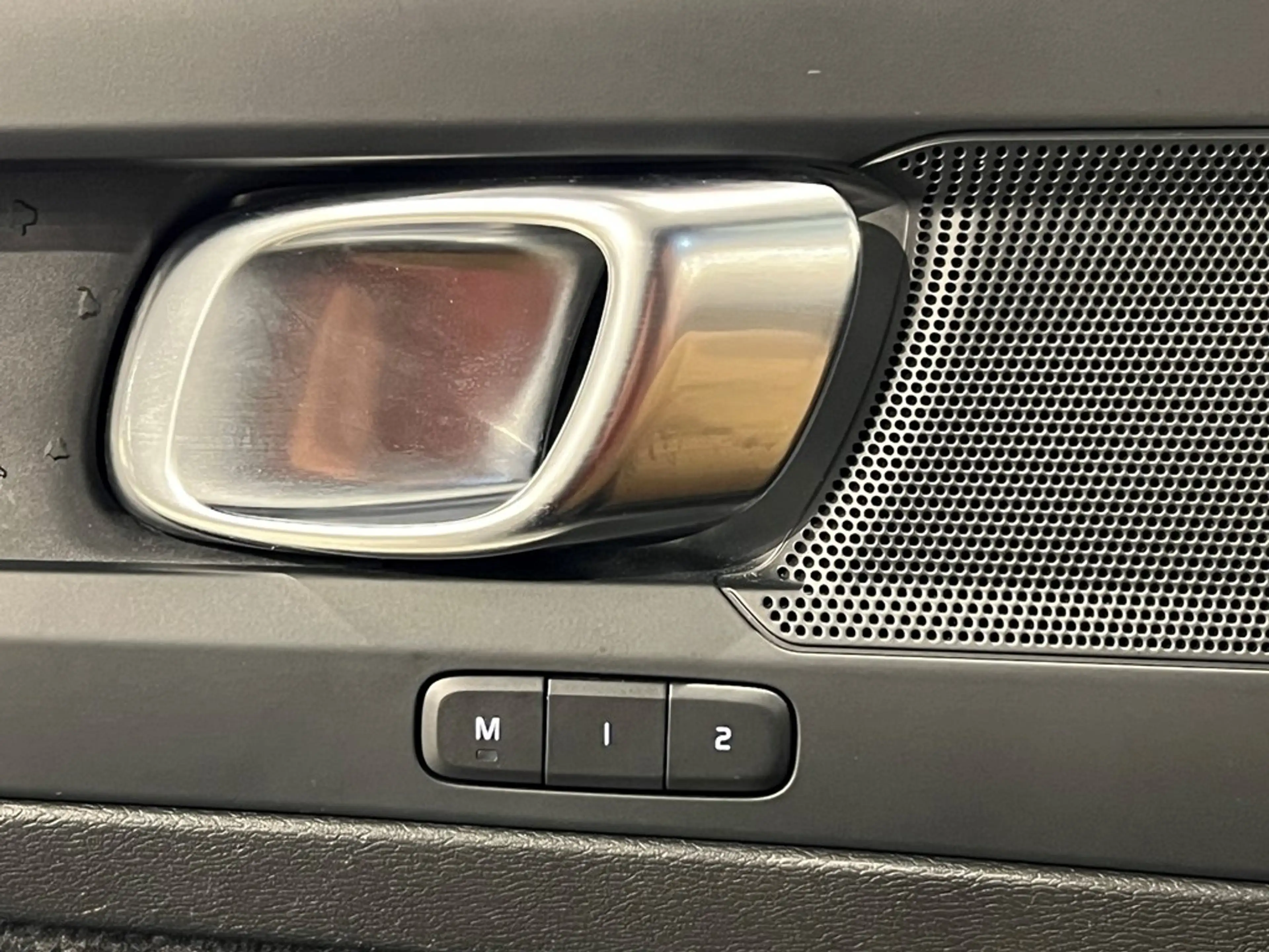 Volvo C40 Recharge Plus + electr trekhaak — photo 10
