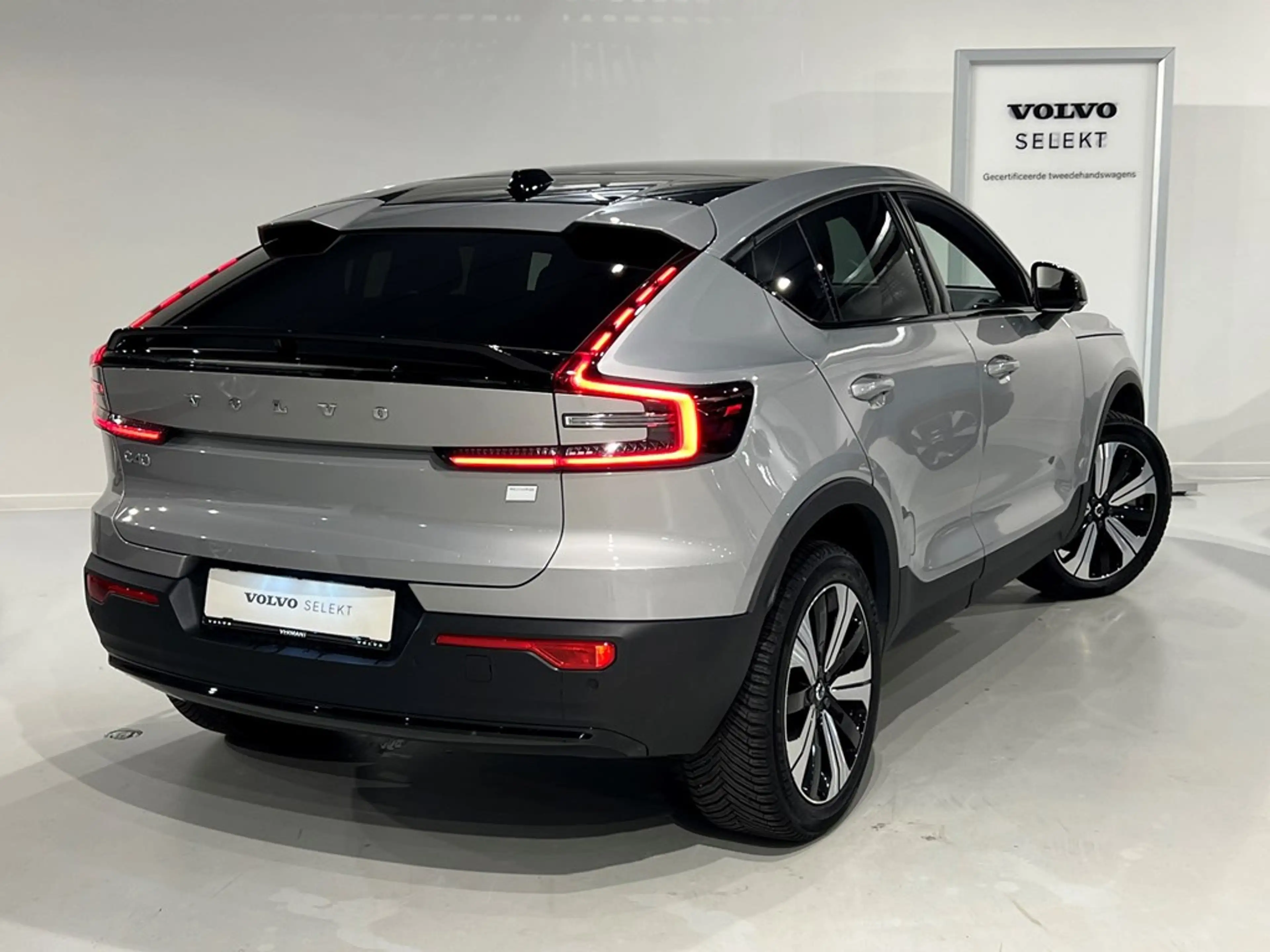 Volvo C40 Recharge Plus + electr trekhaak — photo 2