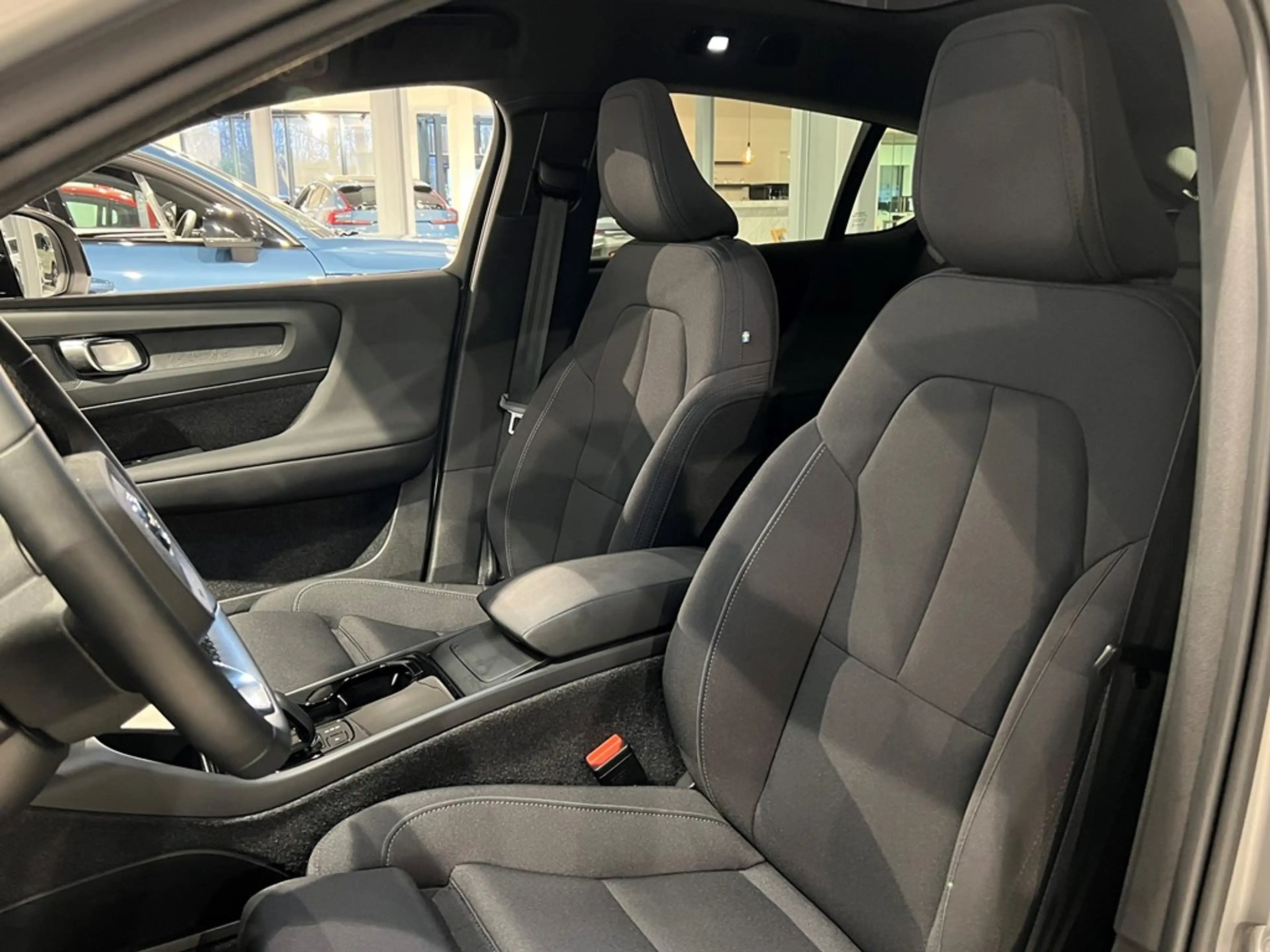 Volvo C40 Recharge Plus + electr trekhaak — photo 5