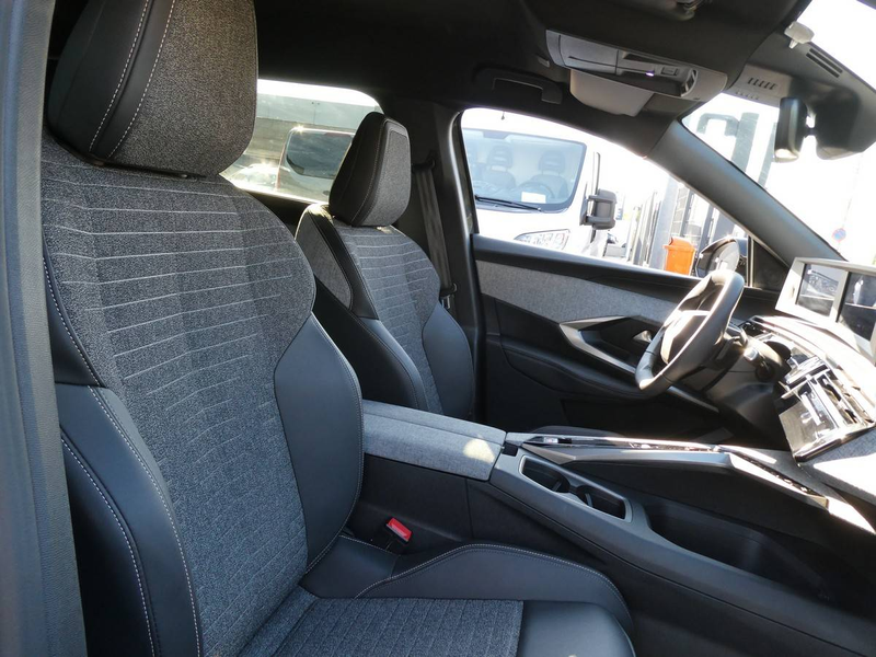 Peugeot 5008 1.2 i MHEV automaat 145pk 7 plaatsen Allure Camera '25 28000km (66751) — photo 9