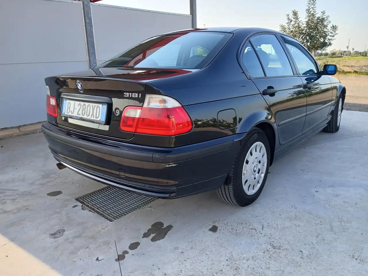 BMW 318i, foto 2