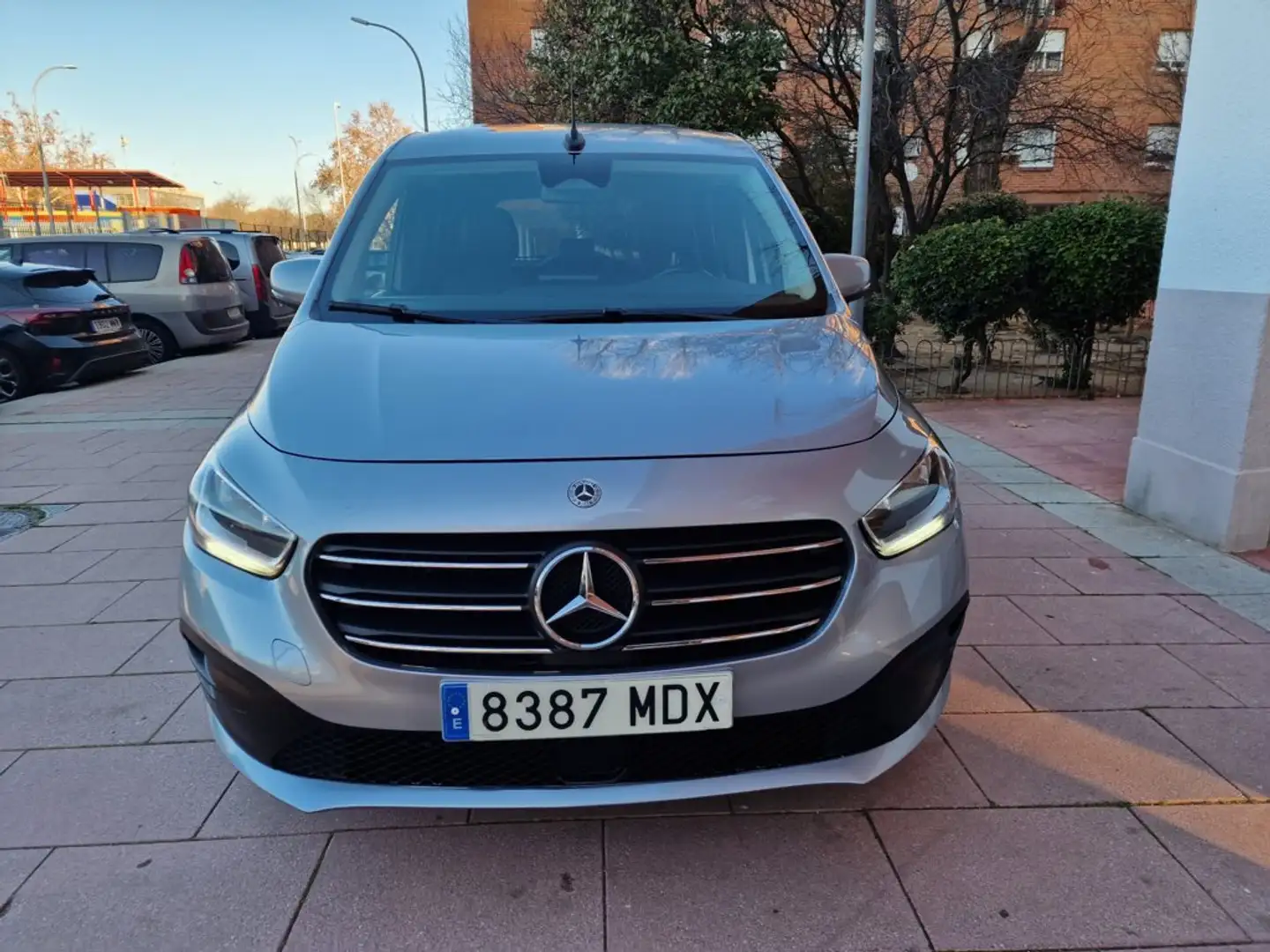 Mercedes-Benz T-Class 180d 7G-DCT Gris - 2