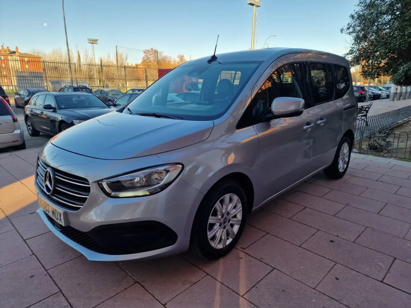 Mercedes-Benz T-Class 180d 7G-DCT Gris - 1