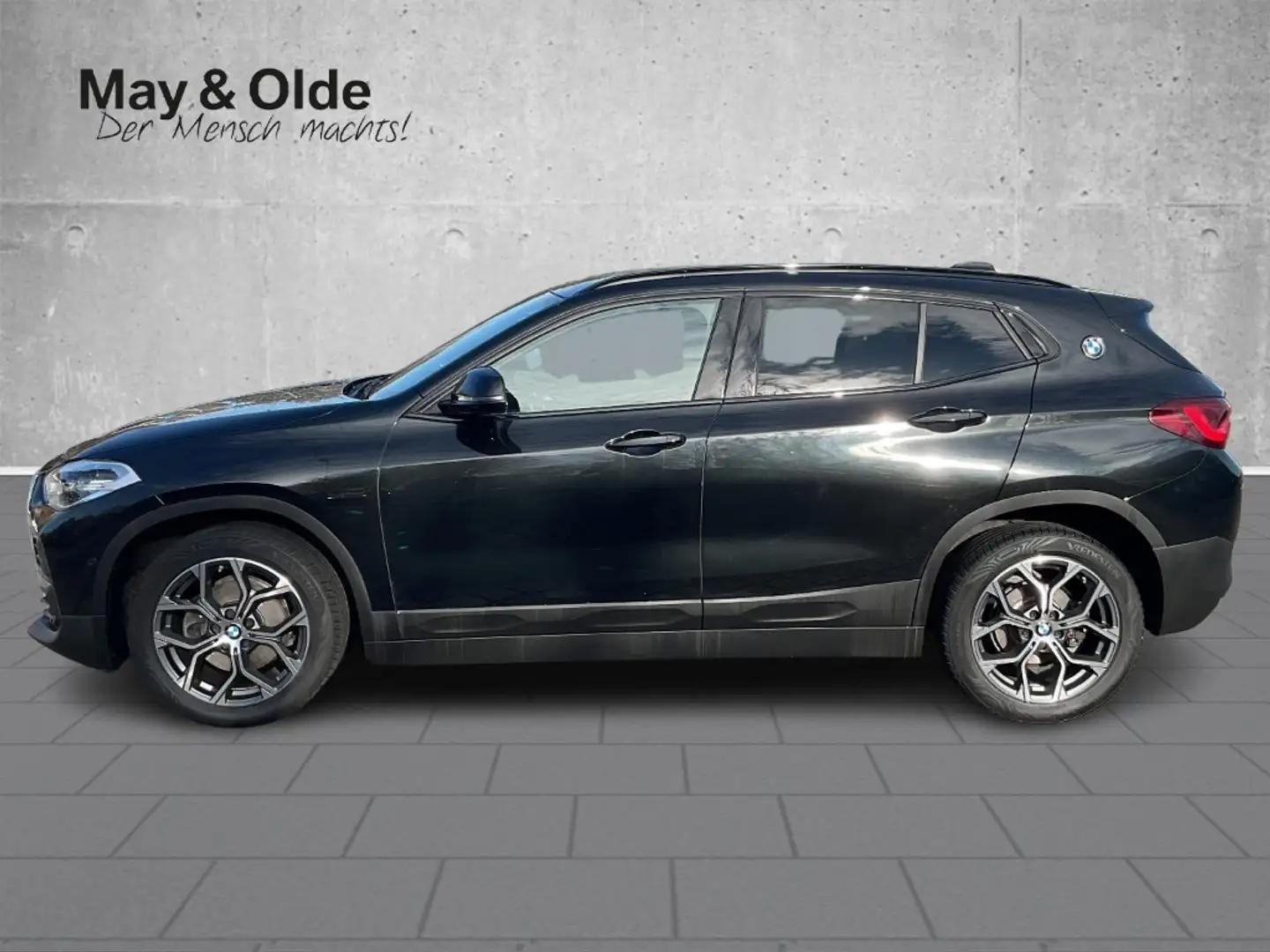 BMW X2 sDrive 18i Aut Navi LED Klimaaut SHZ PDC Schwarz - 2
