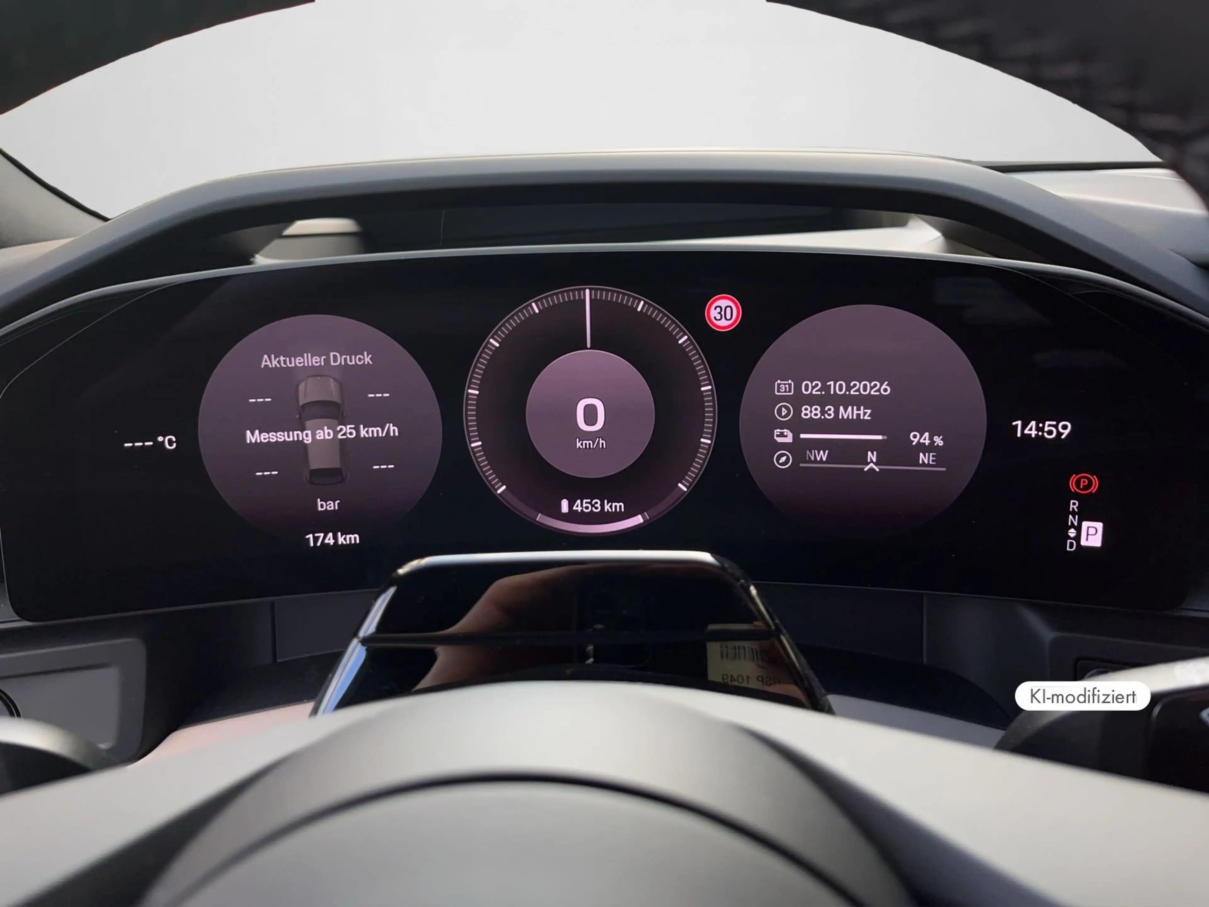 Porsche Cayenne S Electric — photo 13