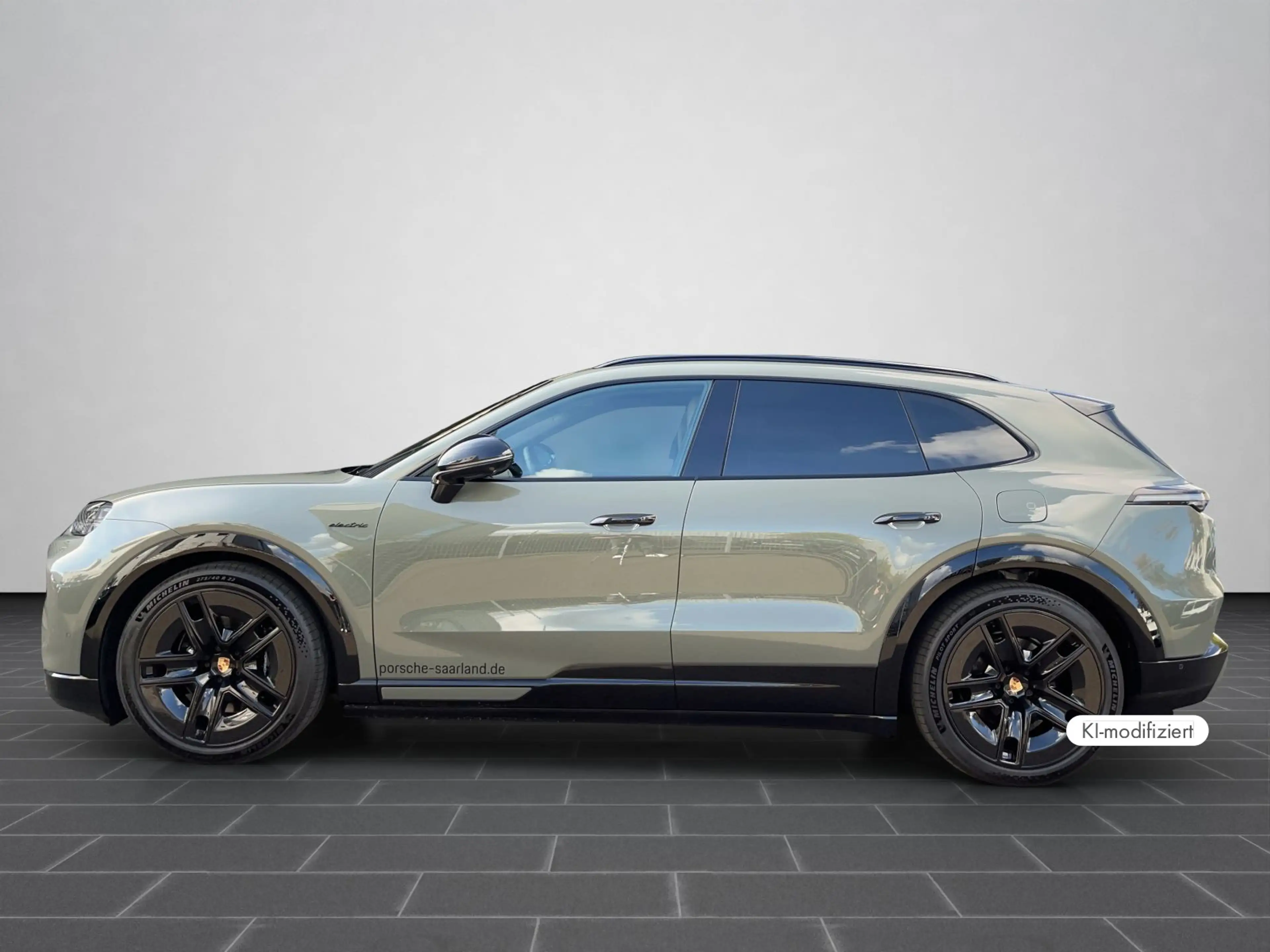 Porsche Cayenne S Electric — photo 2