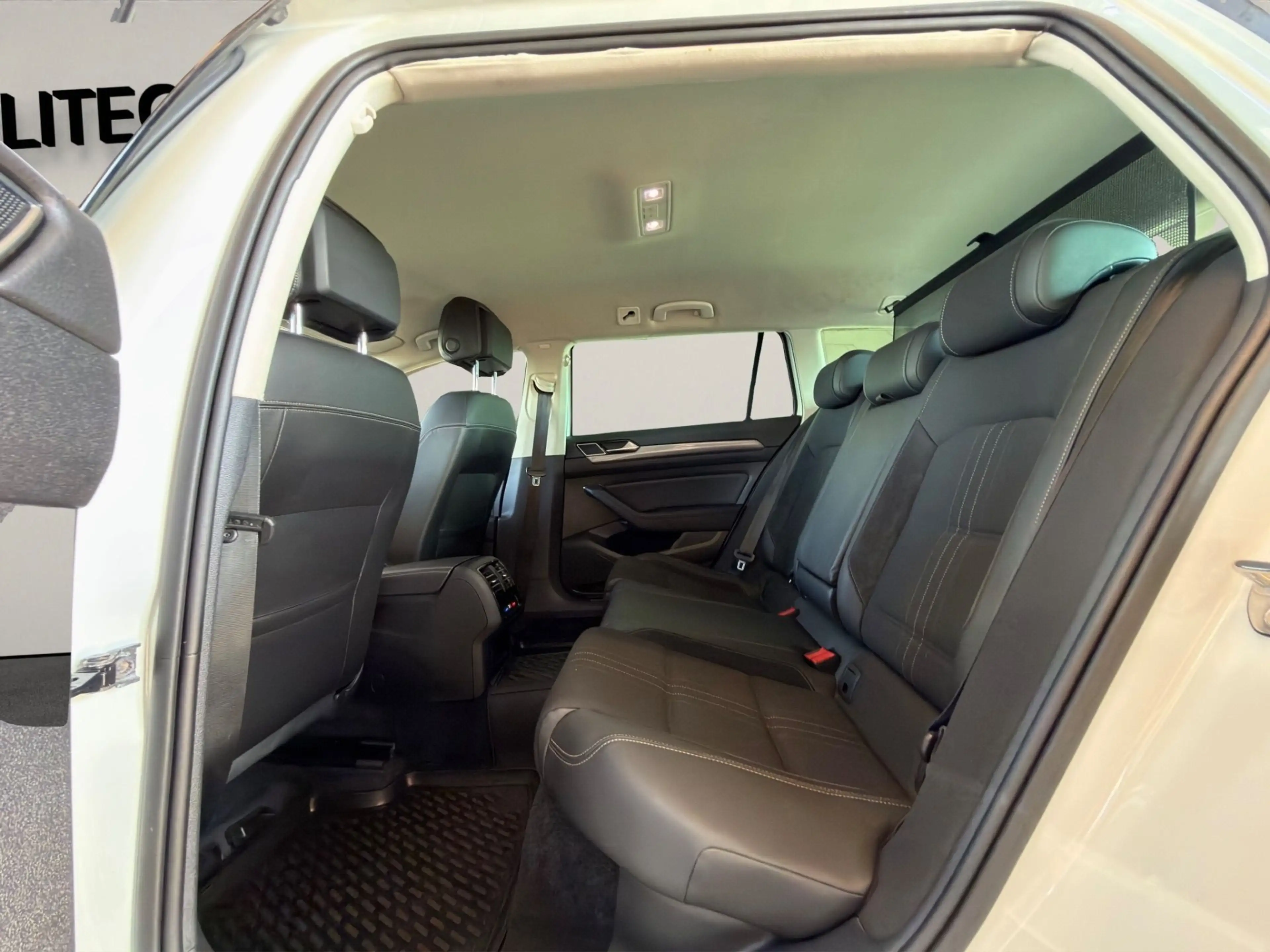 Volkswagen Passat Alltrack 2,0 TDI 4 MOTION ALLRAD / ANHÄNGER / ABSTANDSTEMP — photo 14