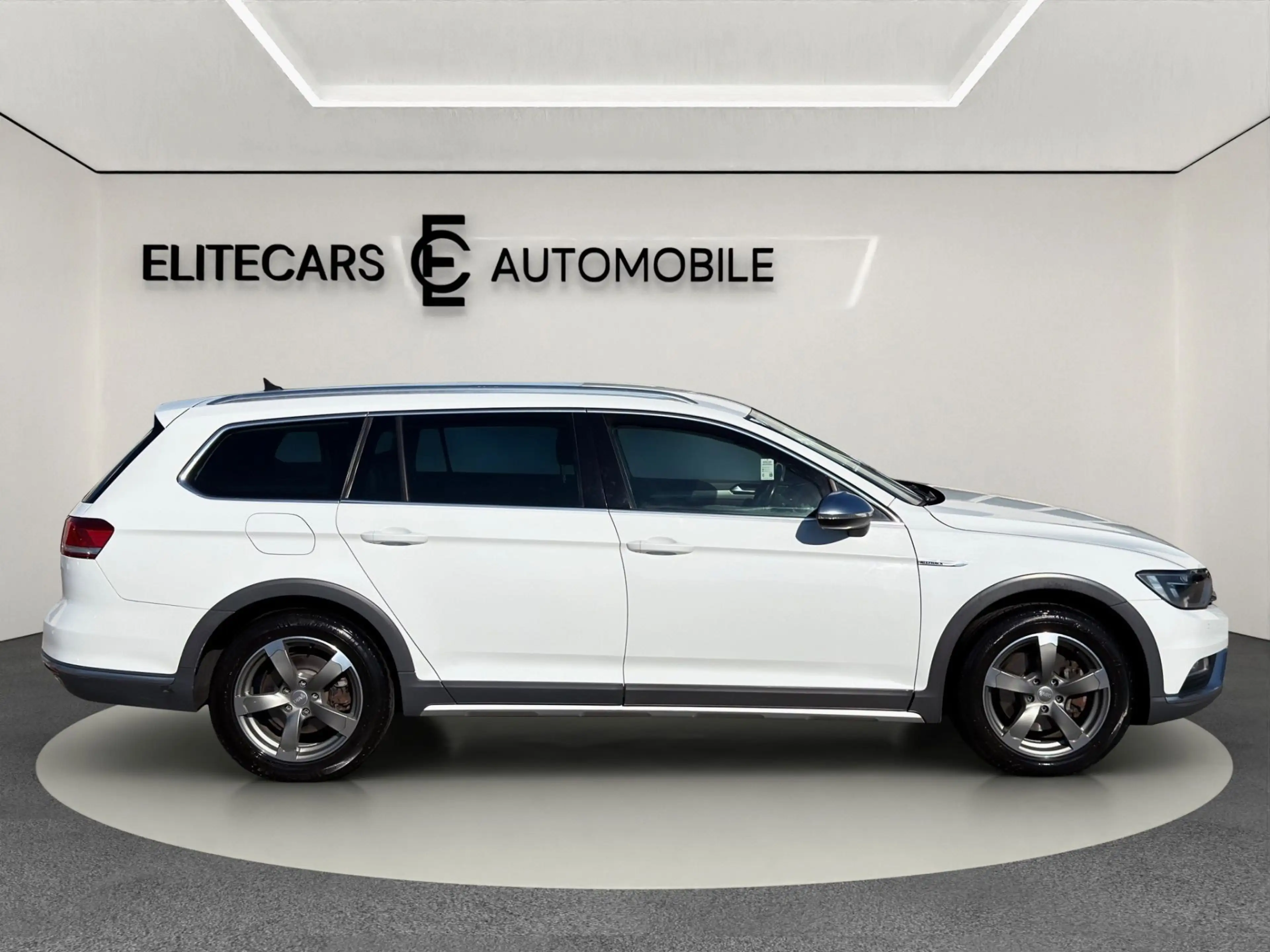 Volkswagen Passat Alltrack 2,0 TDI 4 MOTION ALLRAD / ANHÄNGER / ABSTANDSTEMP — photo 3