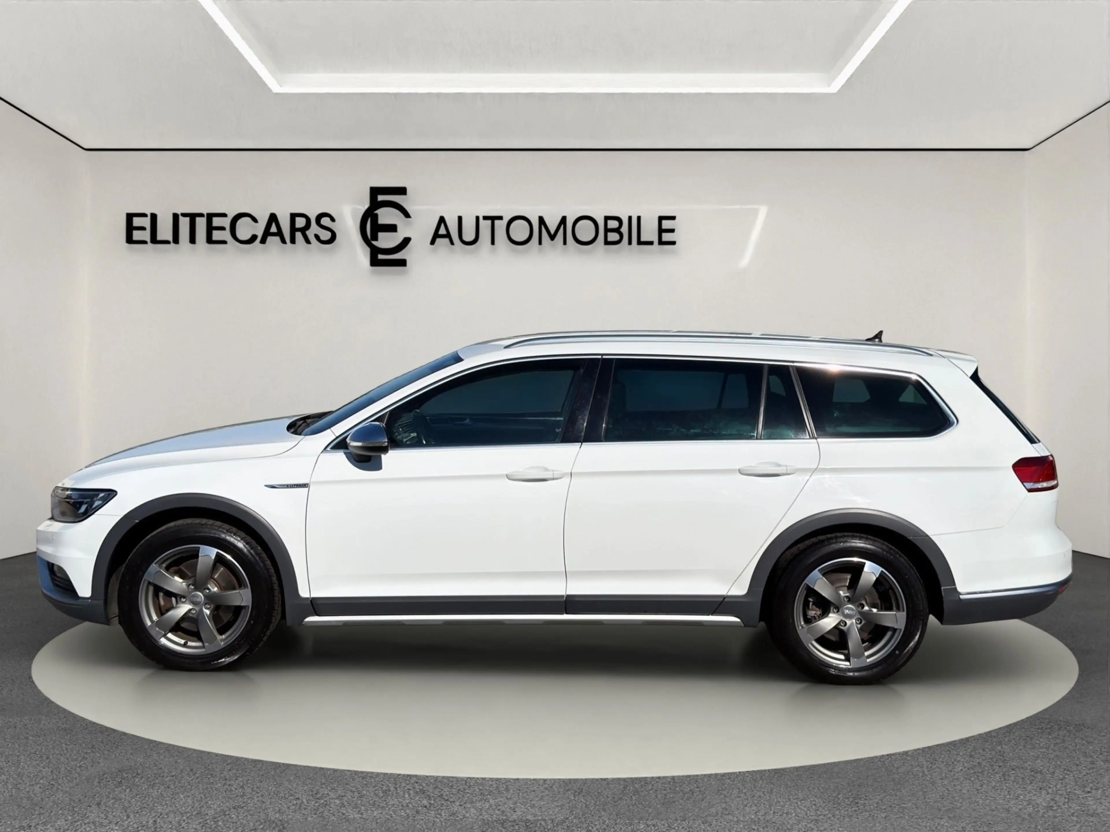 Volkswagen Passat Alltrack 2,0 TDI 4 MOTION ALLRAD / ANHÄNGER / ABSTANDSTEMP — photo 7