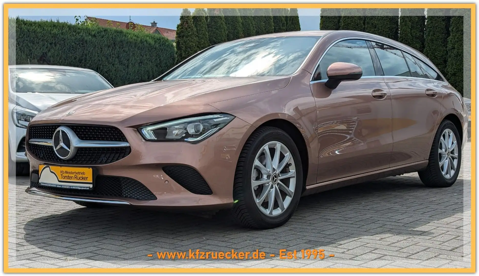 Mercedes-Benz CLA 180 Shooting Brake Progressive 7G-A Rosegold Gold - 2