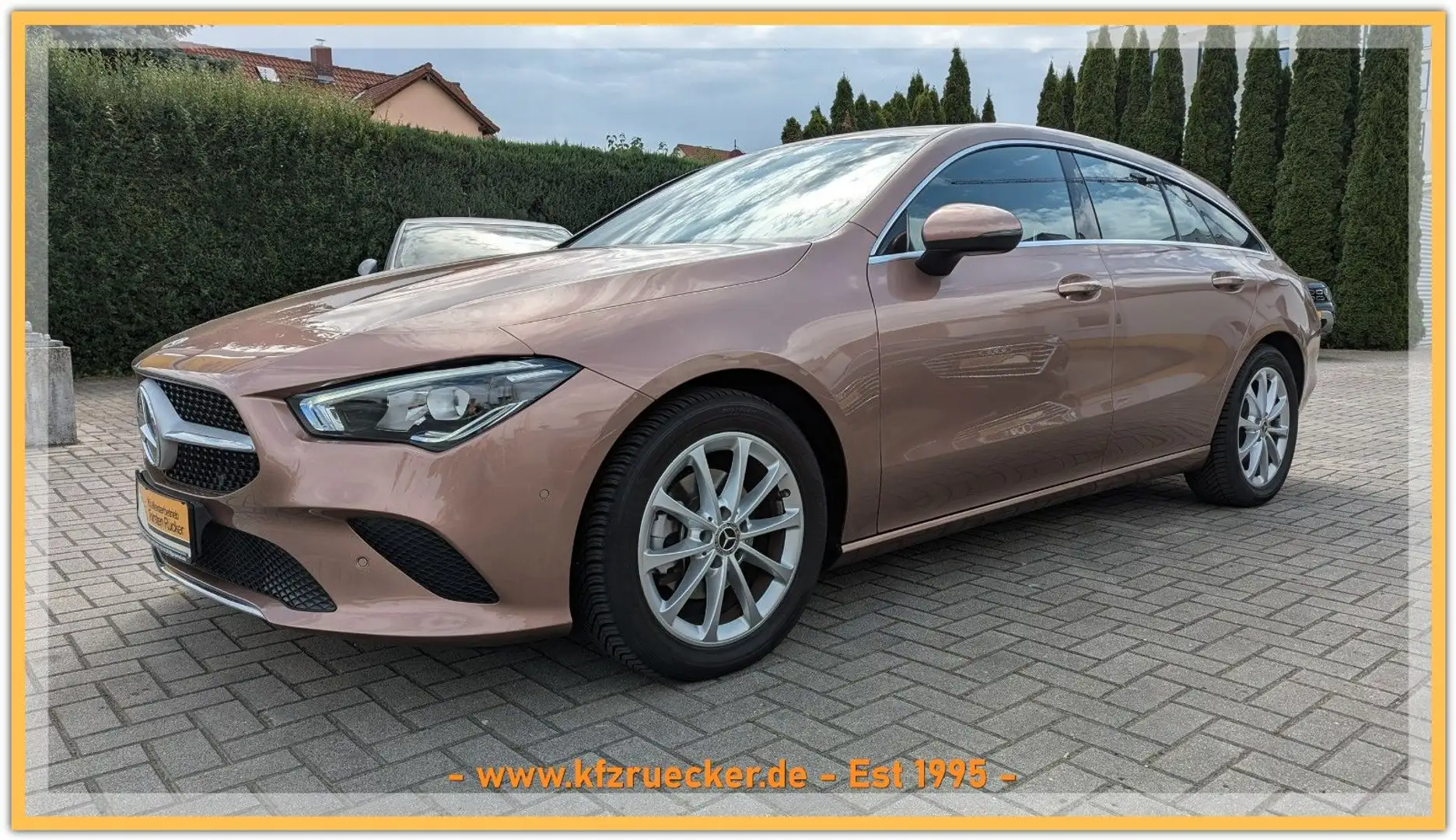 Mercedes-Benz CLA 180 Shooting Brake Progressive 7G-A Rosegold Gold - 1