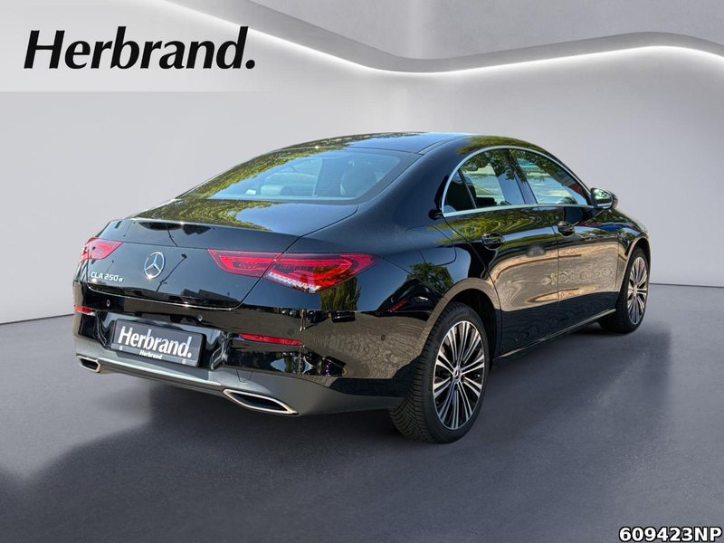 Mercedes-Benz CLA 250 e Coupé Progressive Pano Carplay Ambient — photo 4