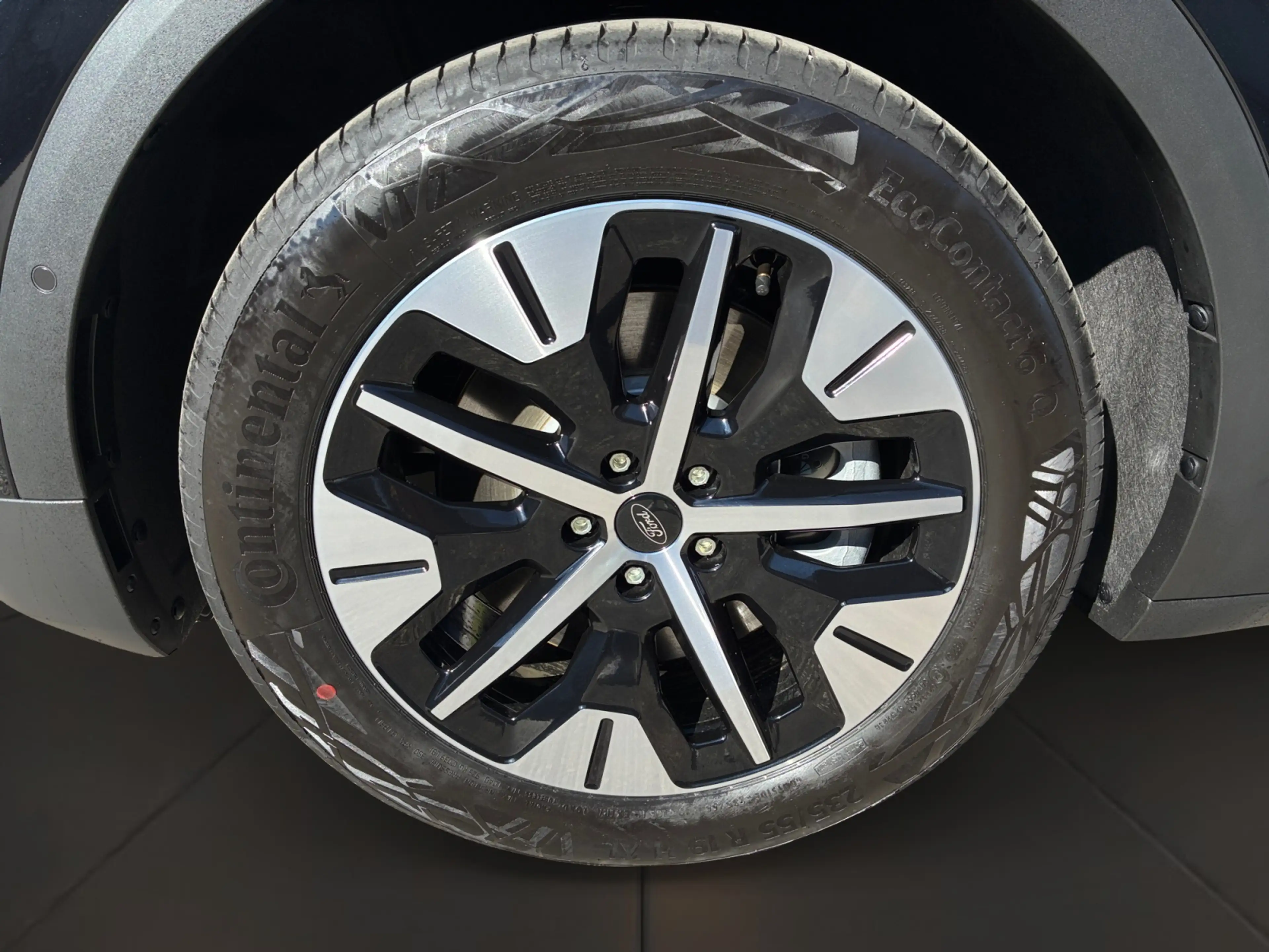 Ford Explorer EXPLORER EV SELECT — photo 9