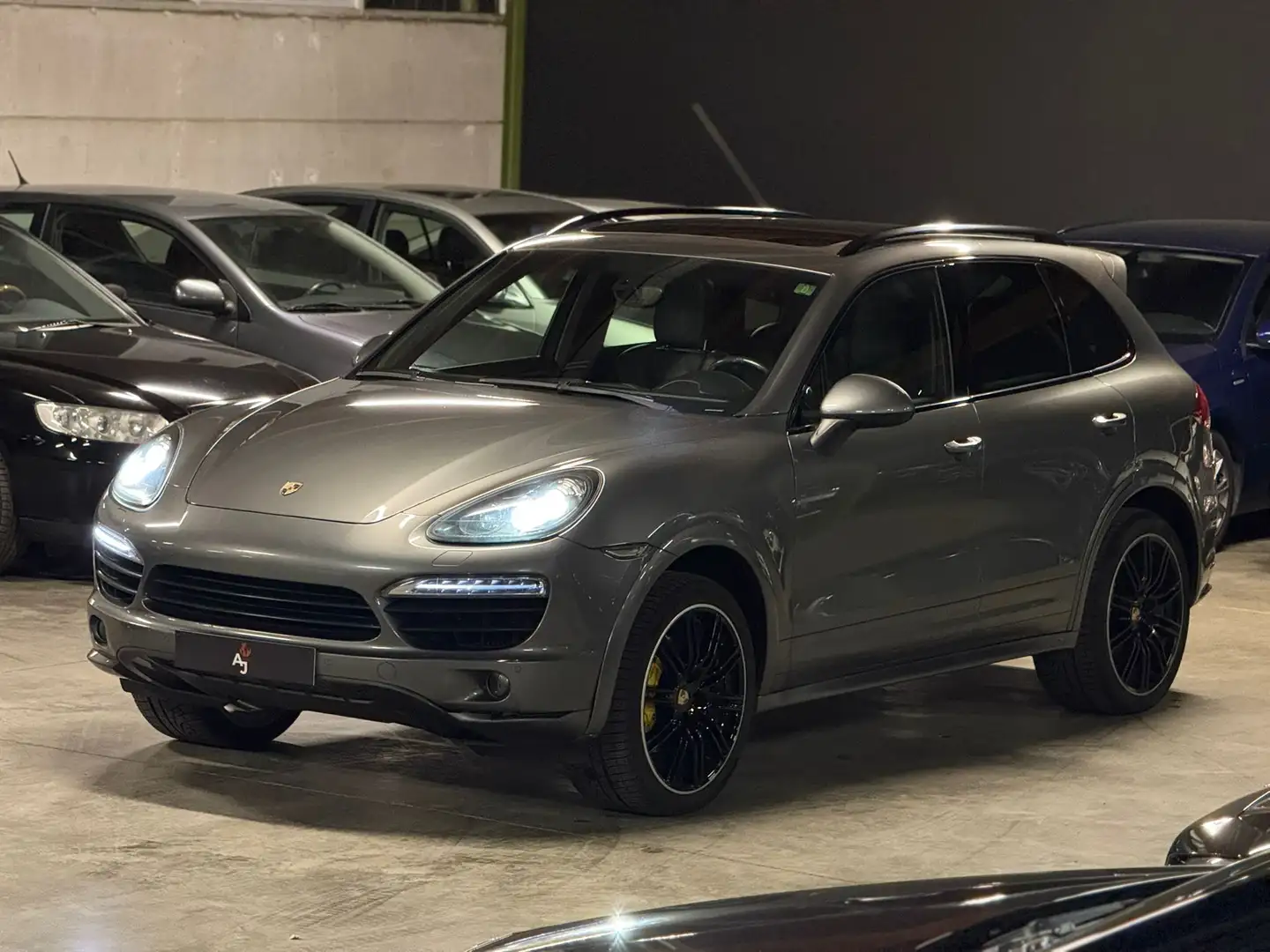 Porsche Cayenne Cayenne 3.0 D V6 Platinum EditionTiptronic S Grau - 1