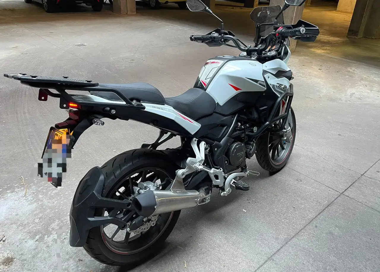 Benelli TRK 251