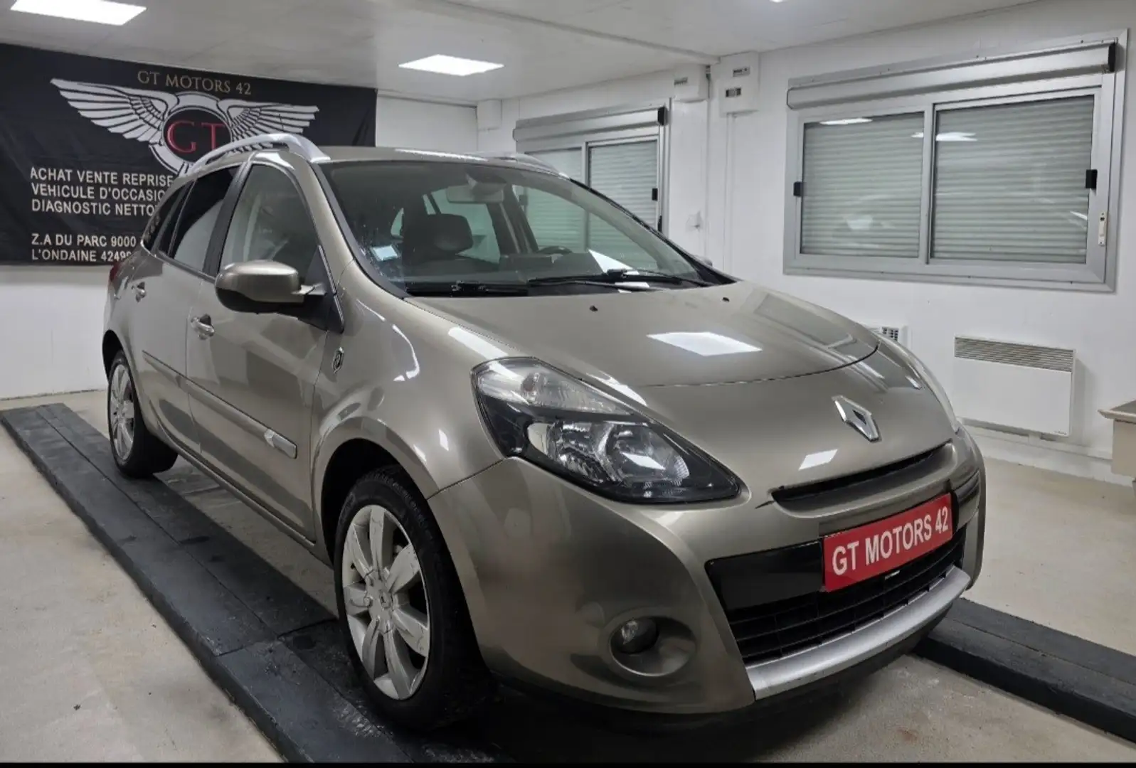 Renault Clio Estate III dCi 105 eco2 XV De France - 2