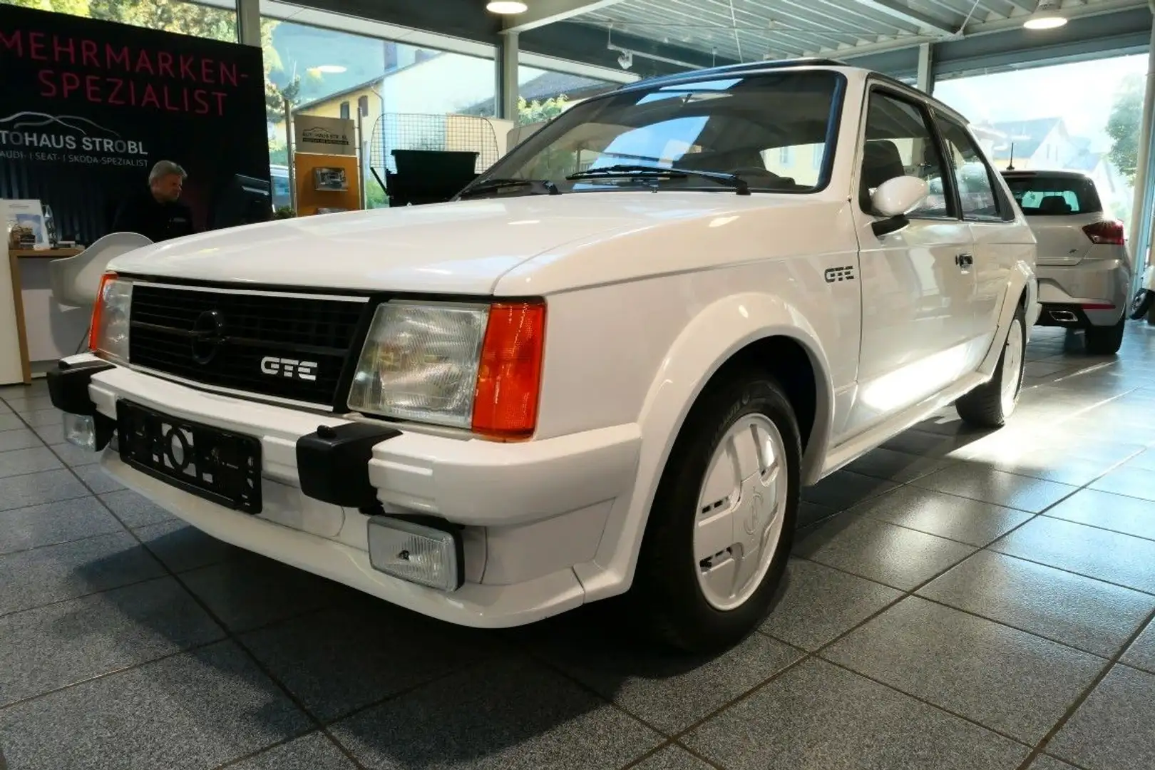 Opel Kadett -D 1.8E GTE Weiß - 1