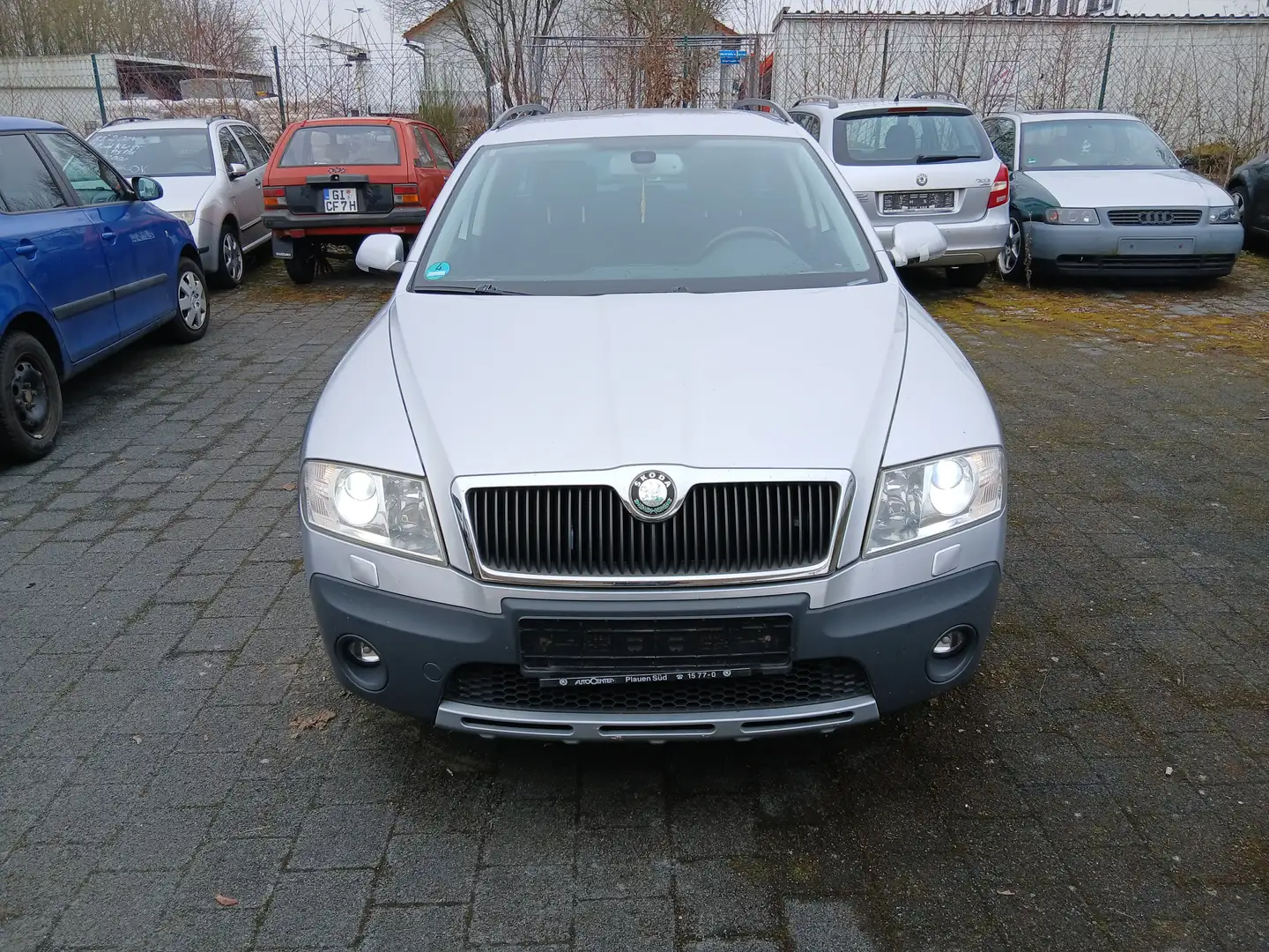 Skoda Octavia Scout 4X4 Silber - 2