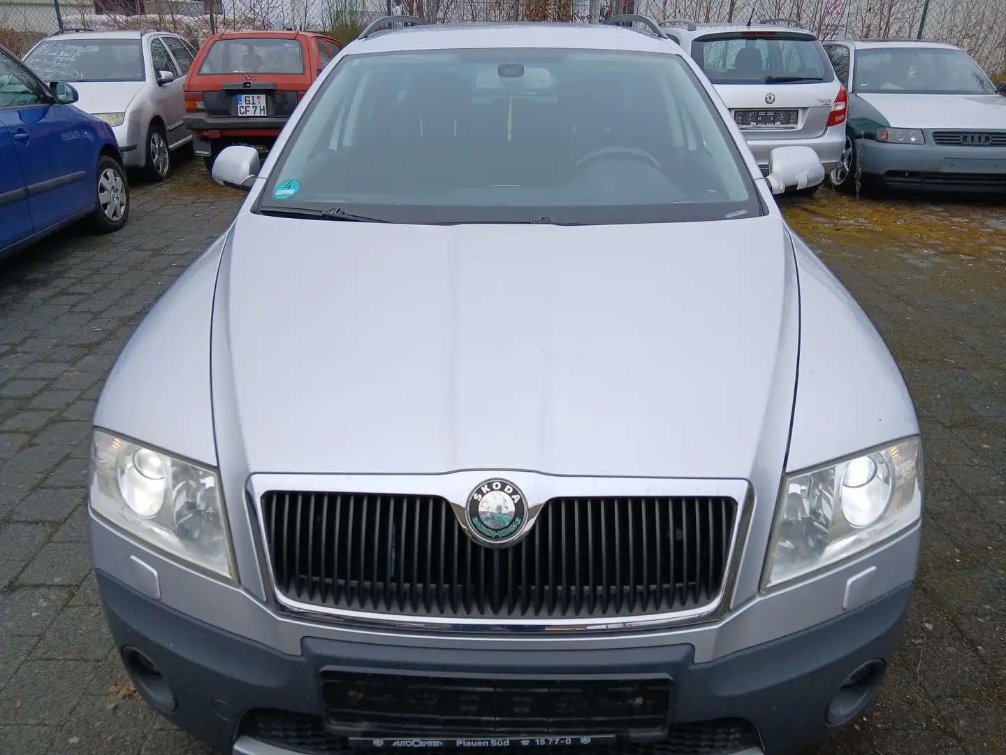 Skoda Octavia Scout 4X4 Silber - 1