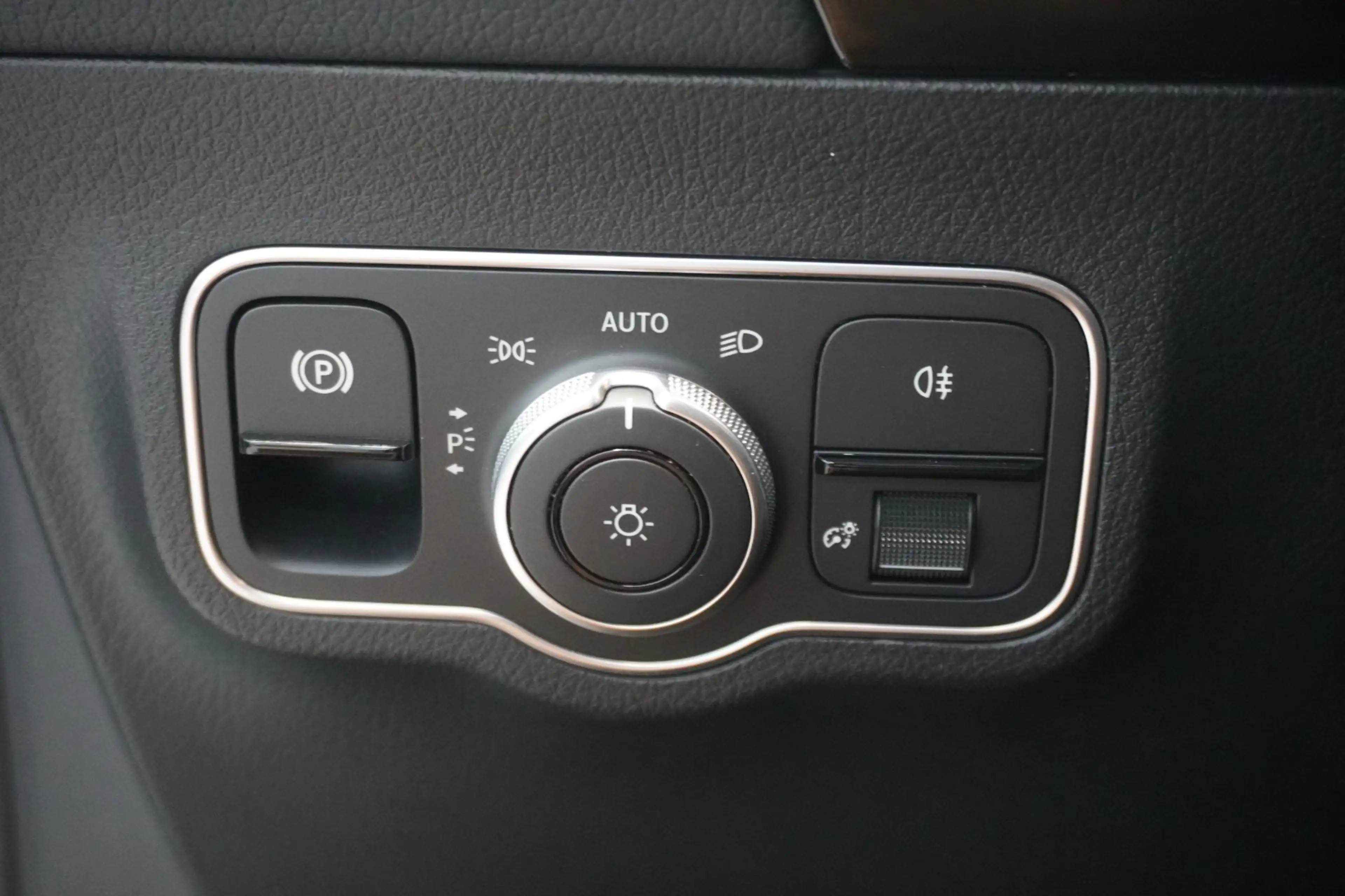 Mercedes-Benz GLA 180 Aut. MY24/Kam./SHZ/Navi — photo 14