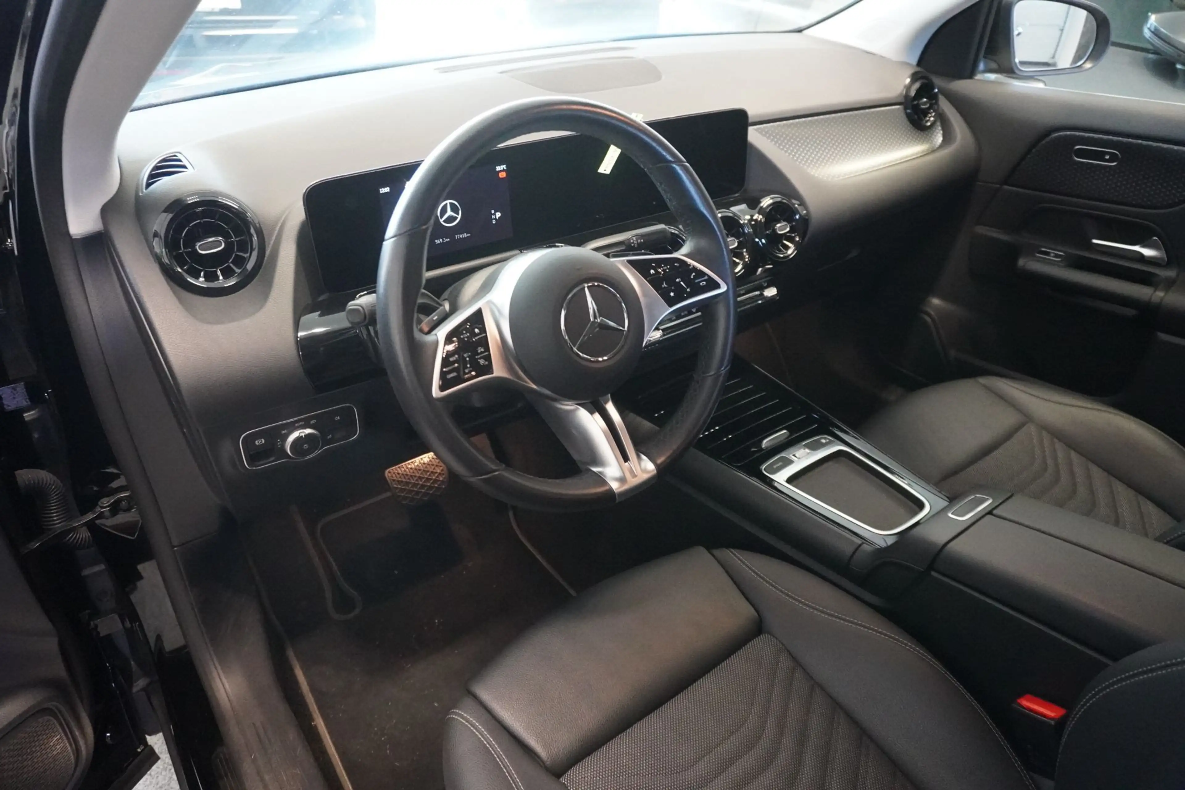 Mercedes-Benz GLA 180 Aut. MY24/Kam./SHZ/Navi — photo 7