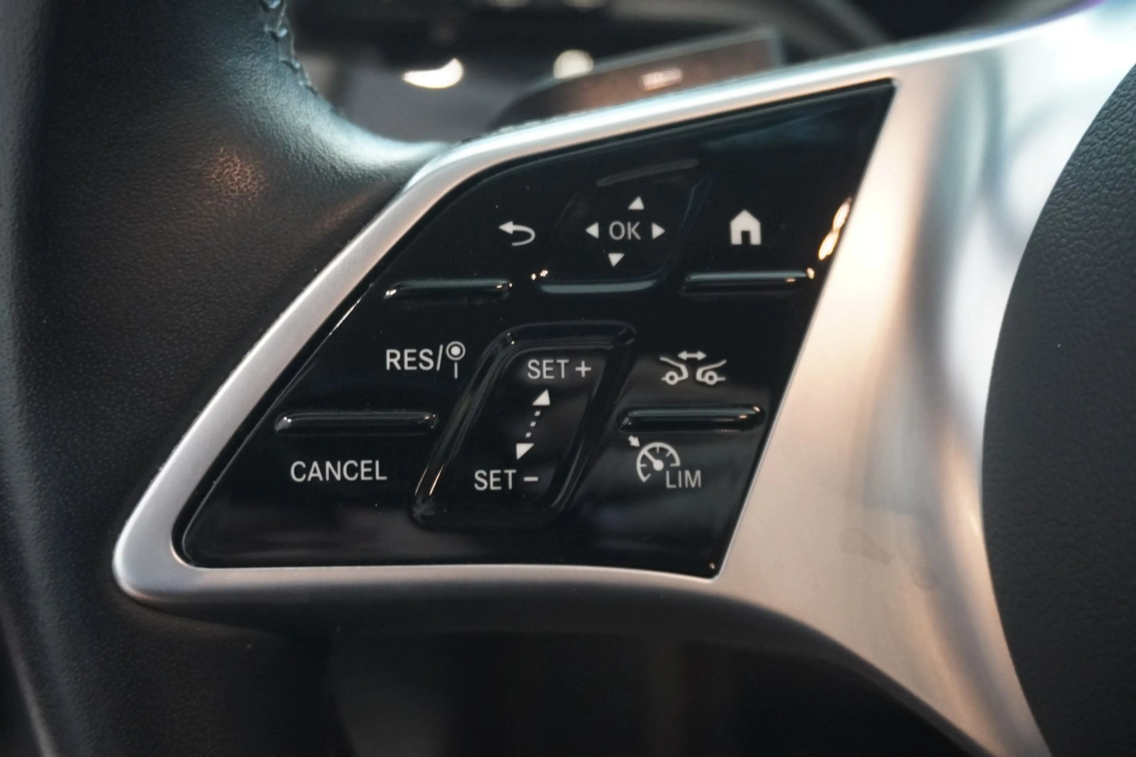 Mercedes-Benz GLA 180 Aut. MY24/Kam./SHZ/Navi — photo 12