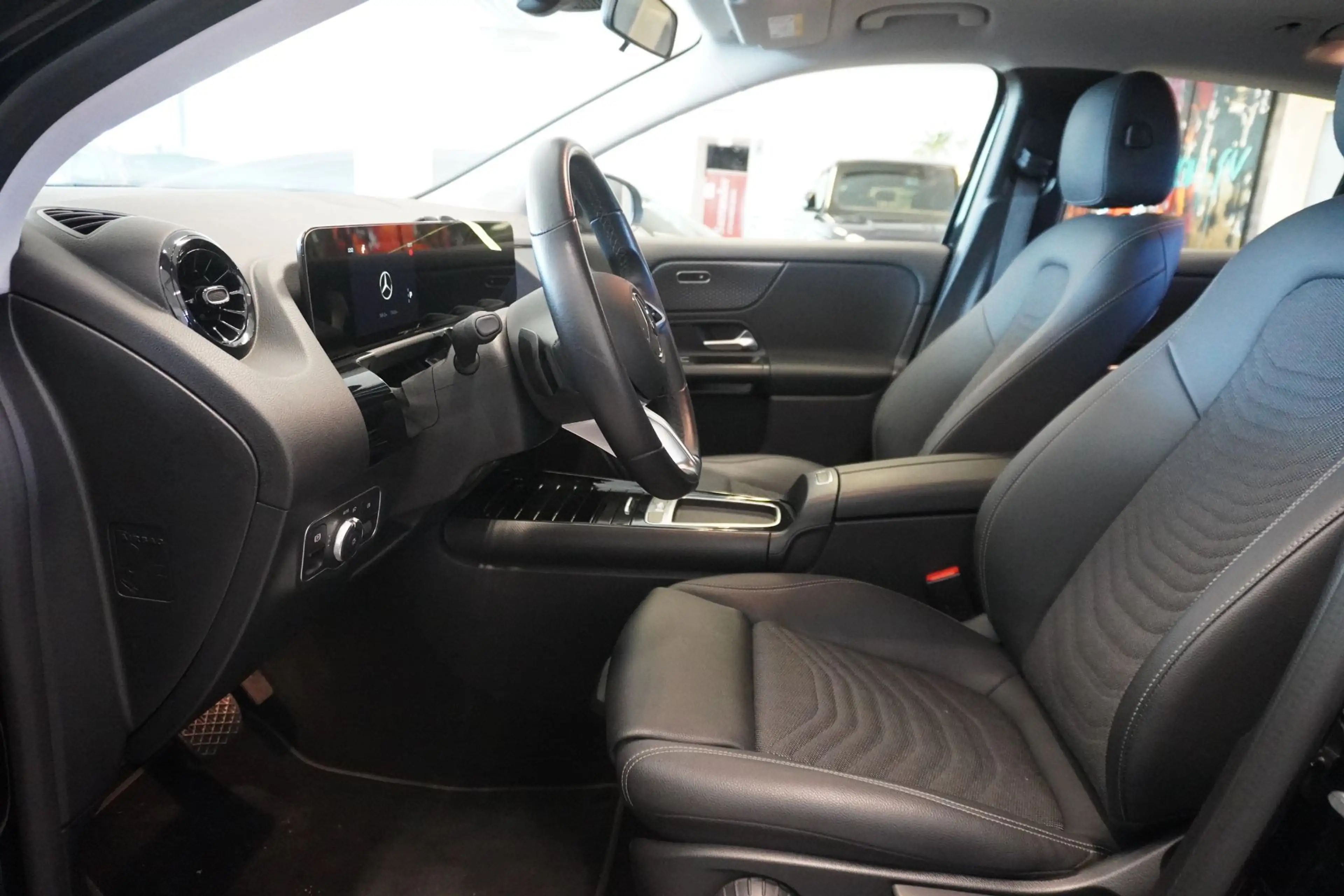 Mercedes-Benz GLA 180 Aut. MY24/Kam./SHZ/Navi — photo 8